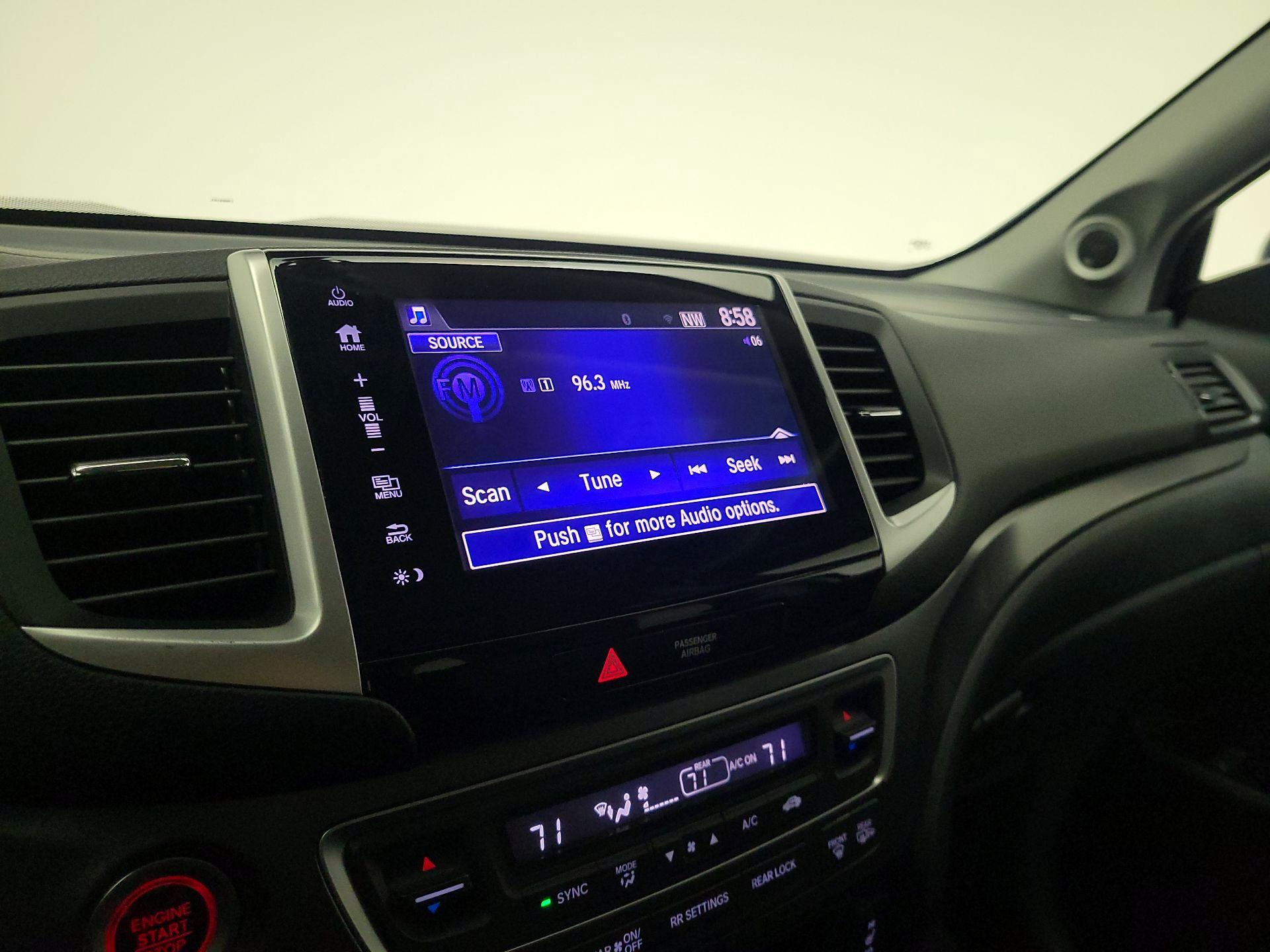 Thumbnail: 2018 Honda Pilot - 15