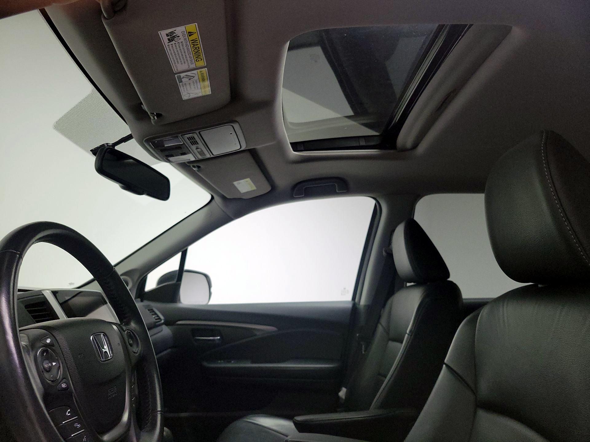 Thumbnail: 2018 Honda Pilot - 19