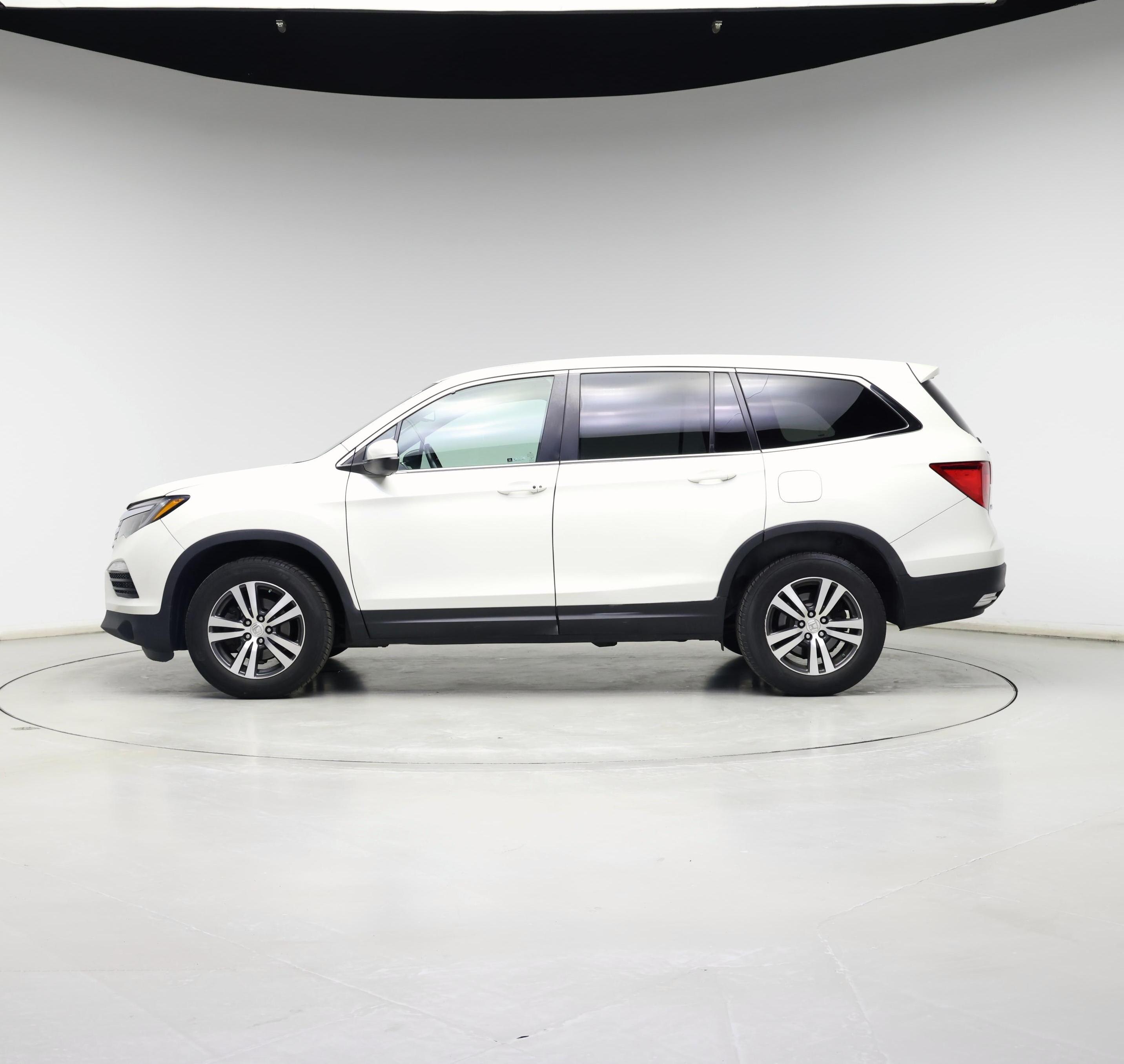 Thumbnail: 2018 Honda Pilot - 3