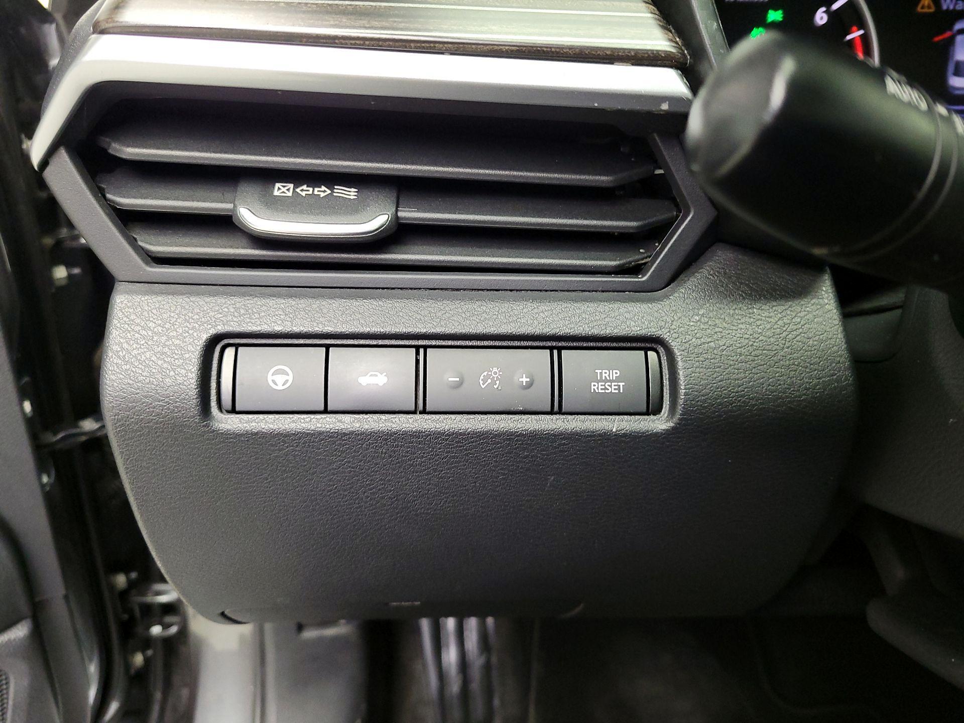 Thumbnail: 2019 Nissan Altima - 13