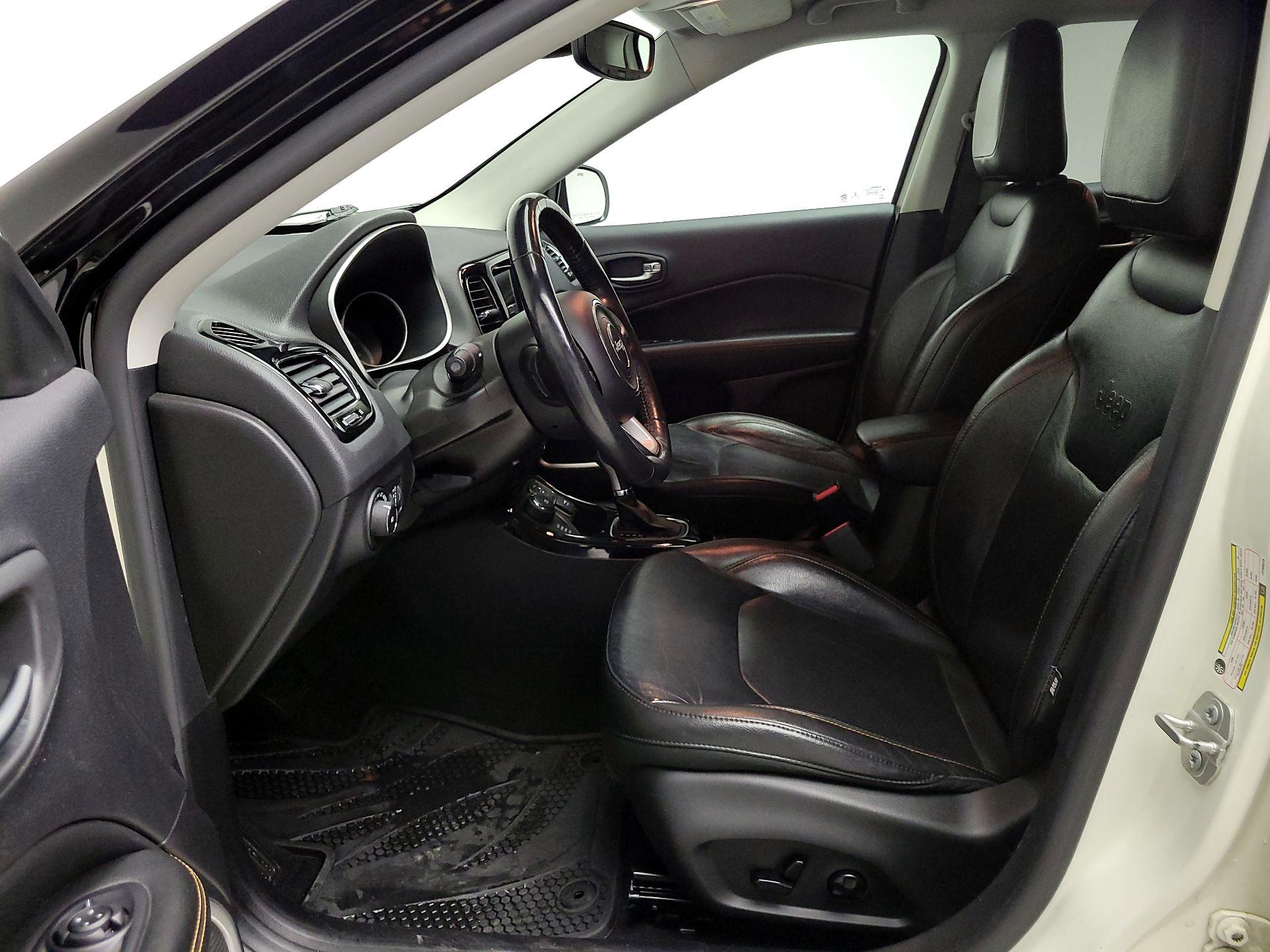 Thumbnail: 2018 Jeep Compass - 11