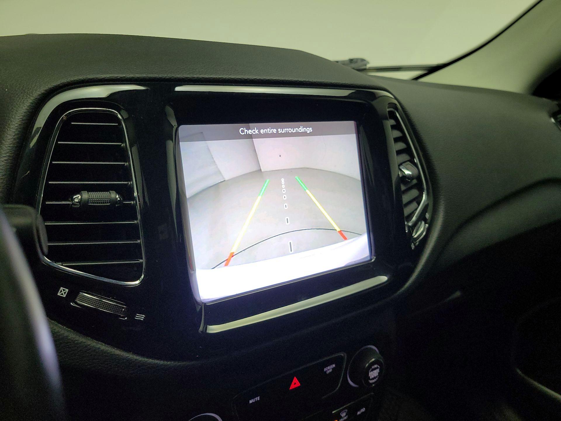 Thumbnail: 2018 Jeep Compass - 14