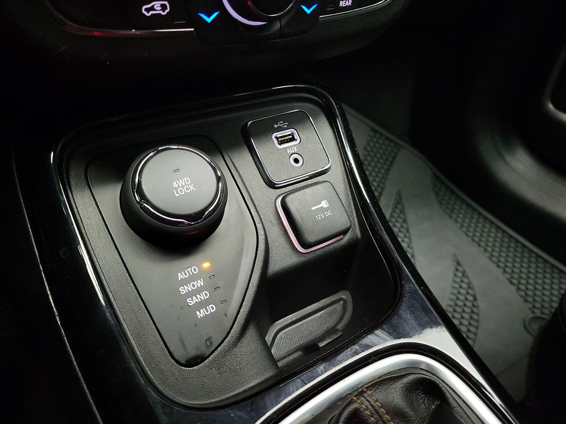 Thumbnail: 2018 Jeep Compass - 18