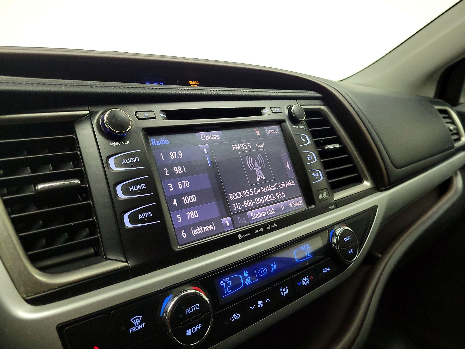 Thumbnail: 2019 Toyota Highlander - 15