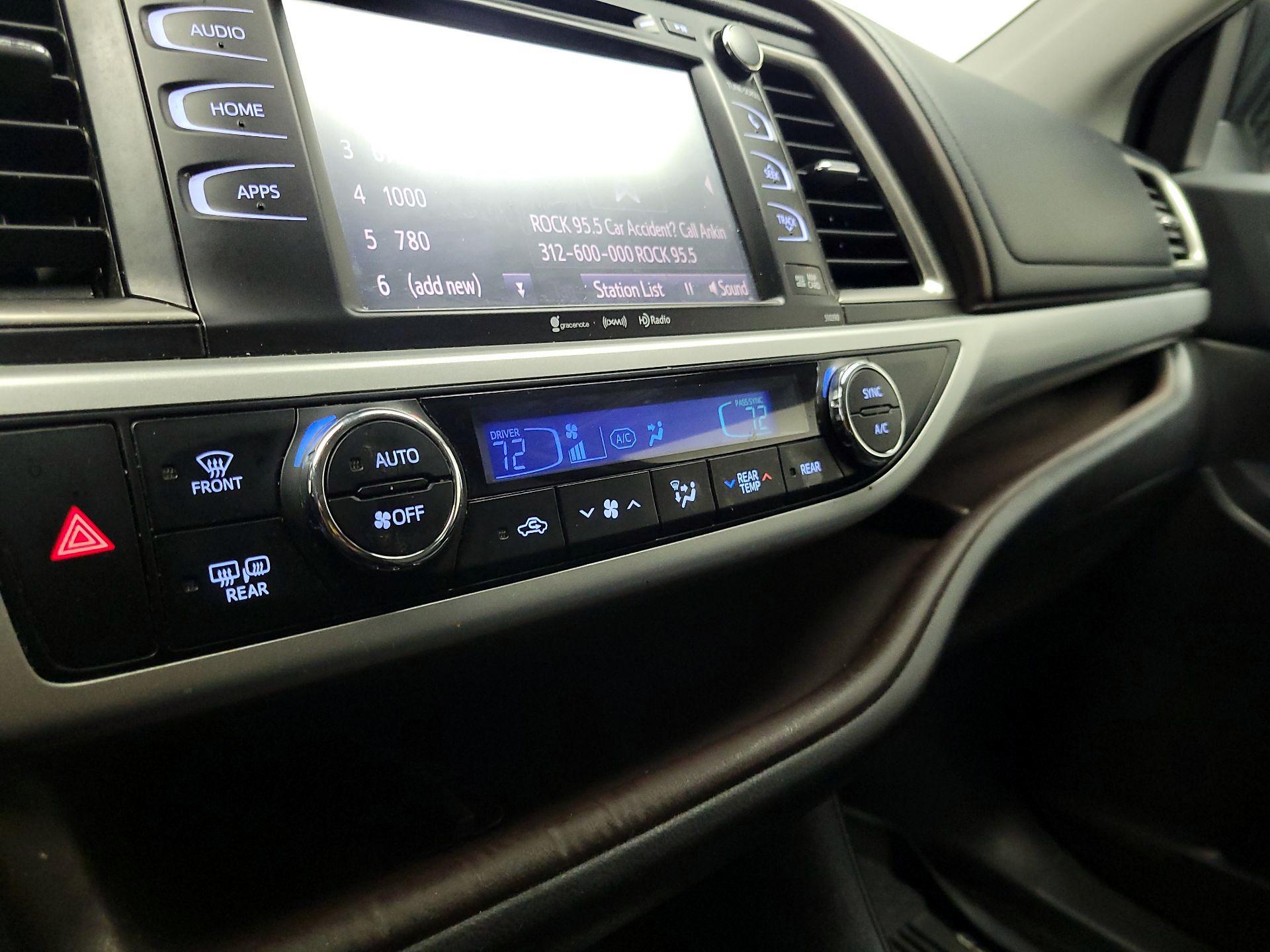 Thumbnail: 2019 Toyota Highlander - 16