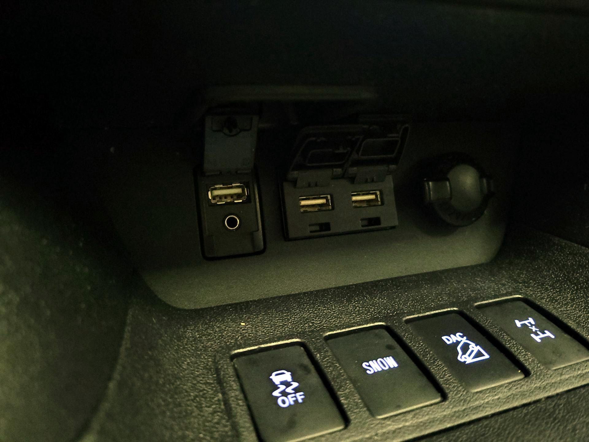 Thumbnail: 2019 Toyota Highlander - 18