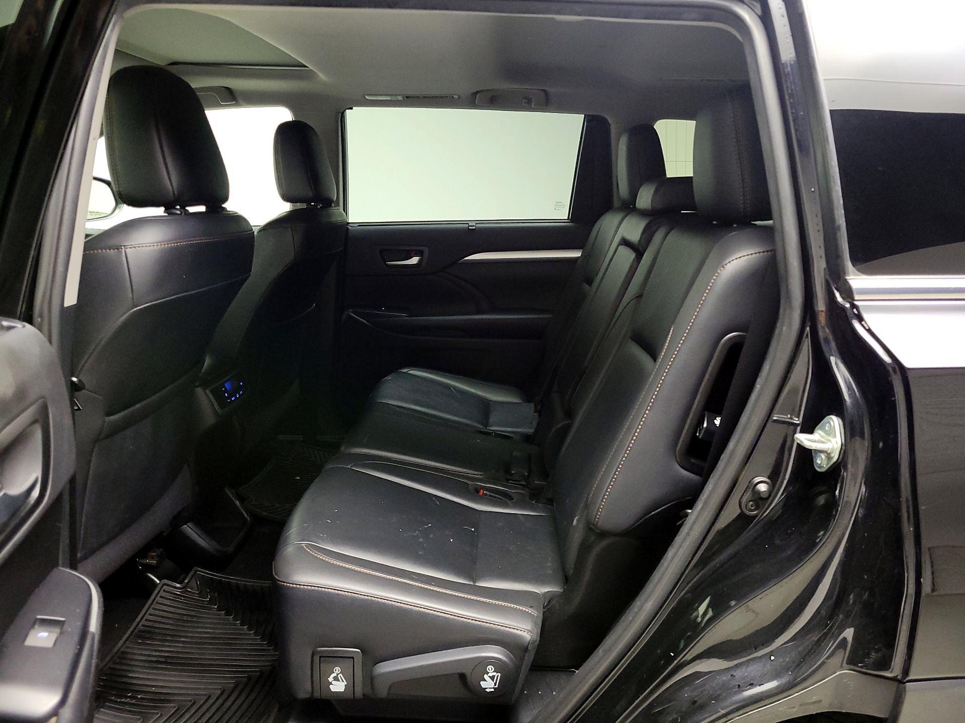 Thumbnail: 2019 Toyota Highlander - 20