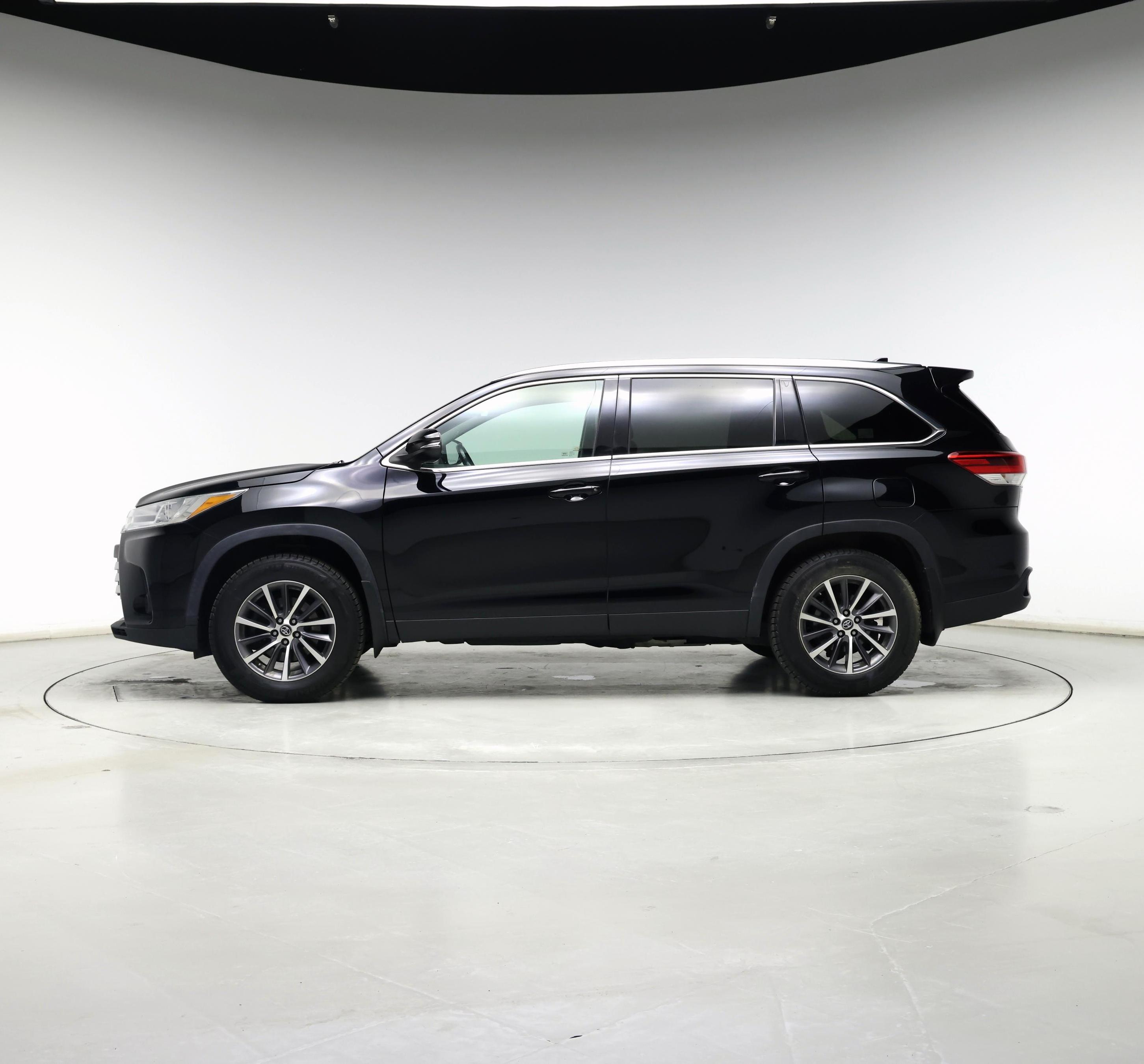 Thumbnail: 2019 Toyota Highlander - 3