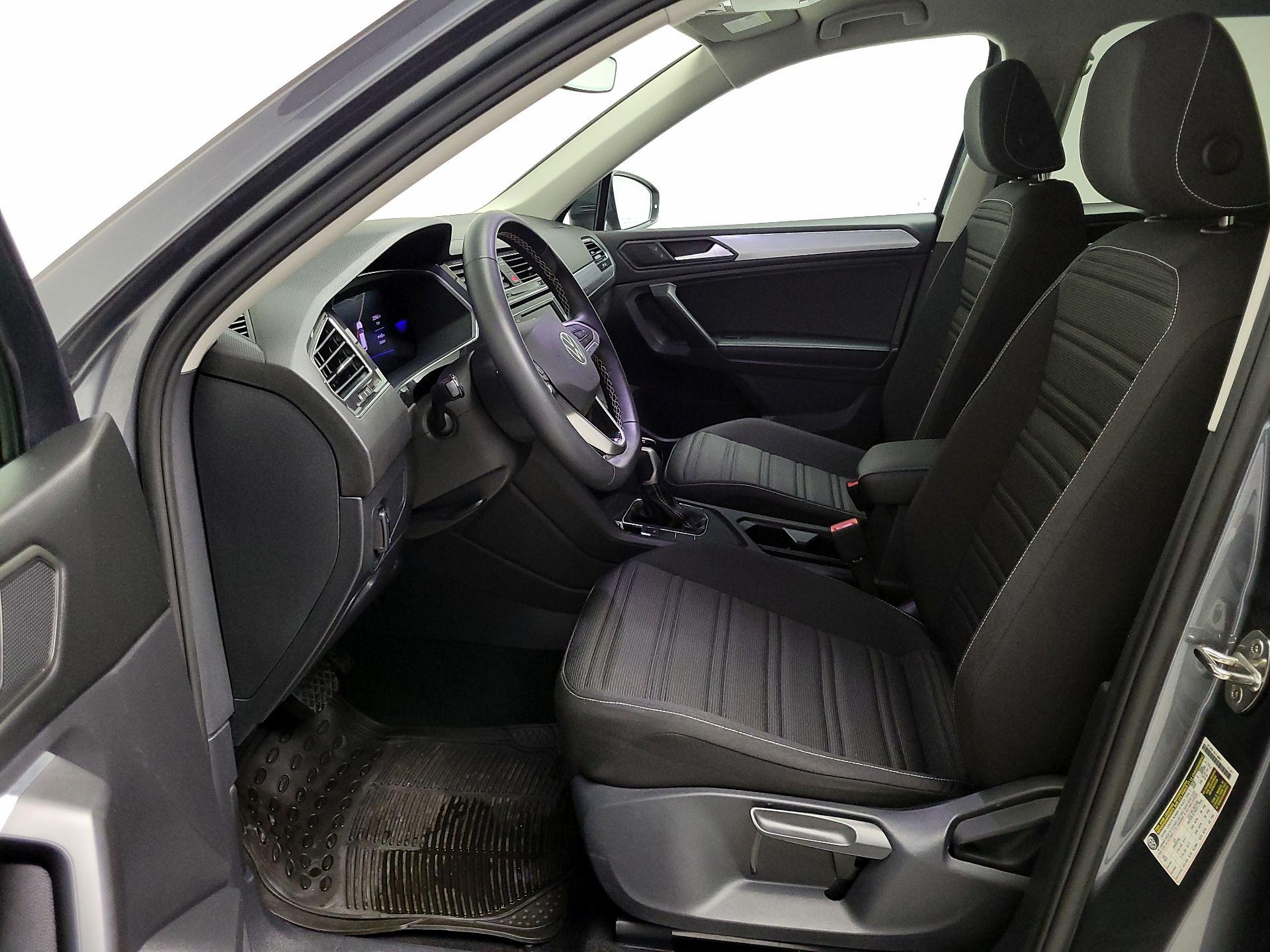 Thumbnail: 2023 Volkswagen Tiguan - 11