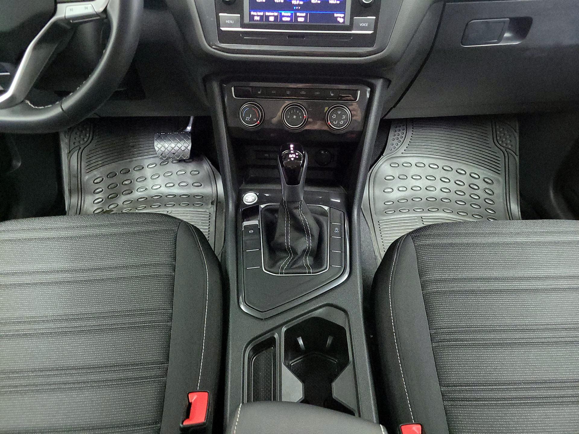 Thumbnail: 2023 Volkswagen Tiguan - 17