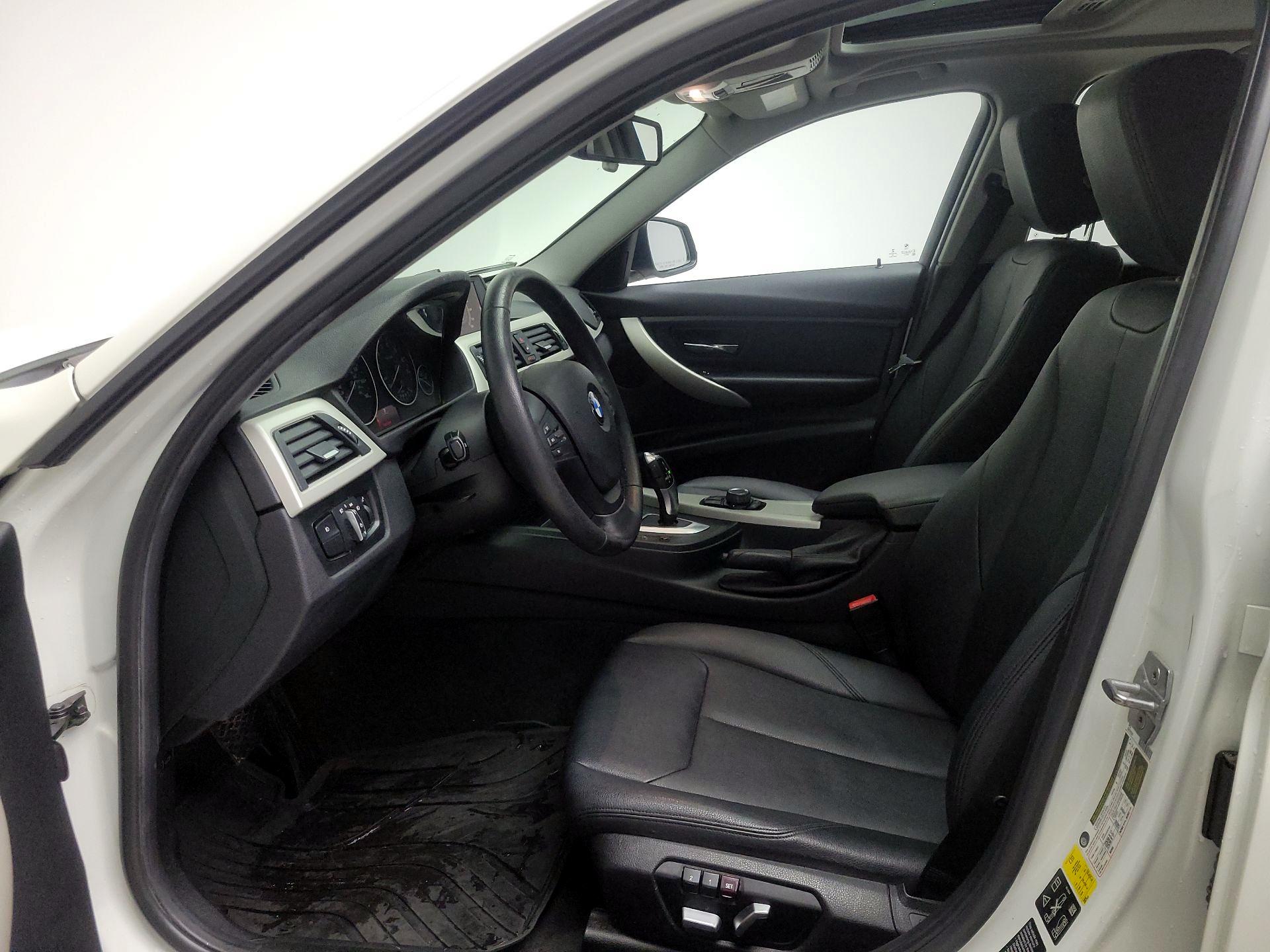 Thumbnail: 2016 BMW 3 Series - 11