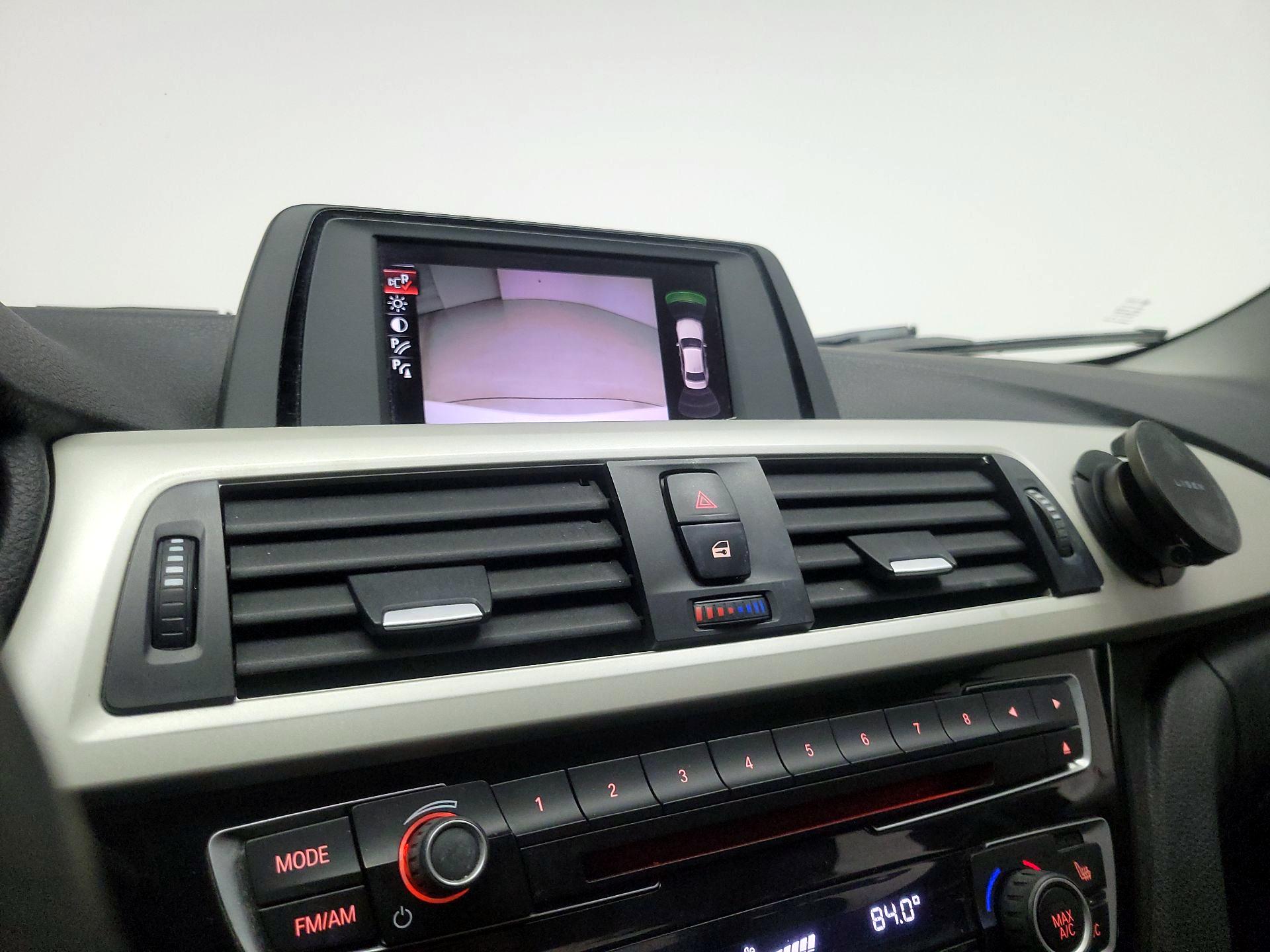 Thumbnail: 2016 BMW 3 Series - 14