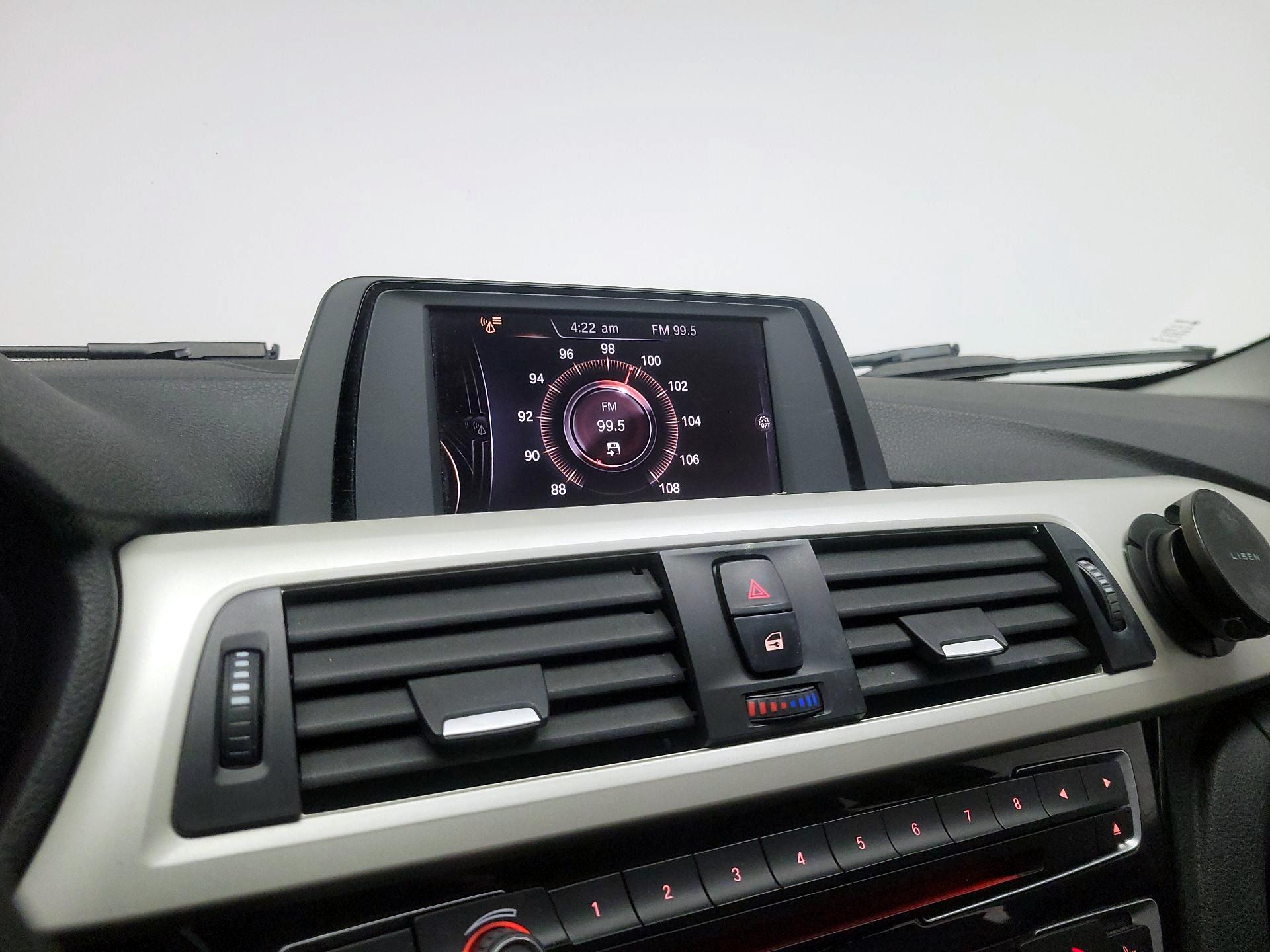 Thumbnail: 2016 BMW 3 Series - 15