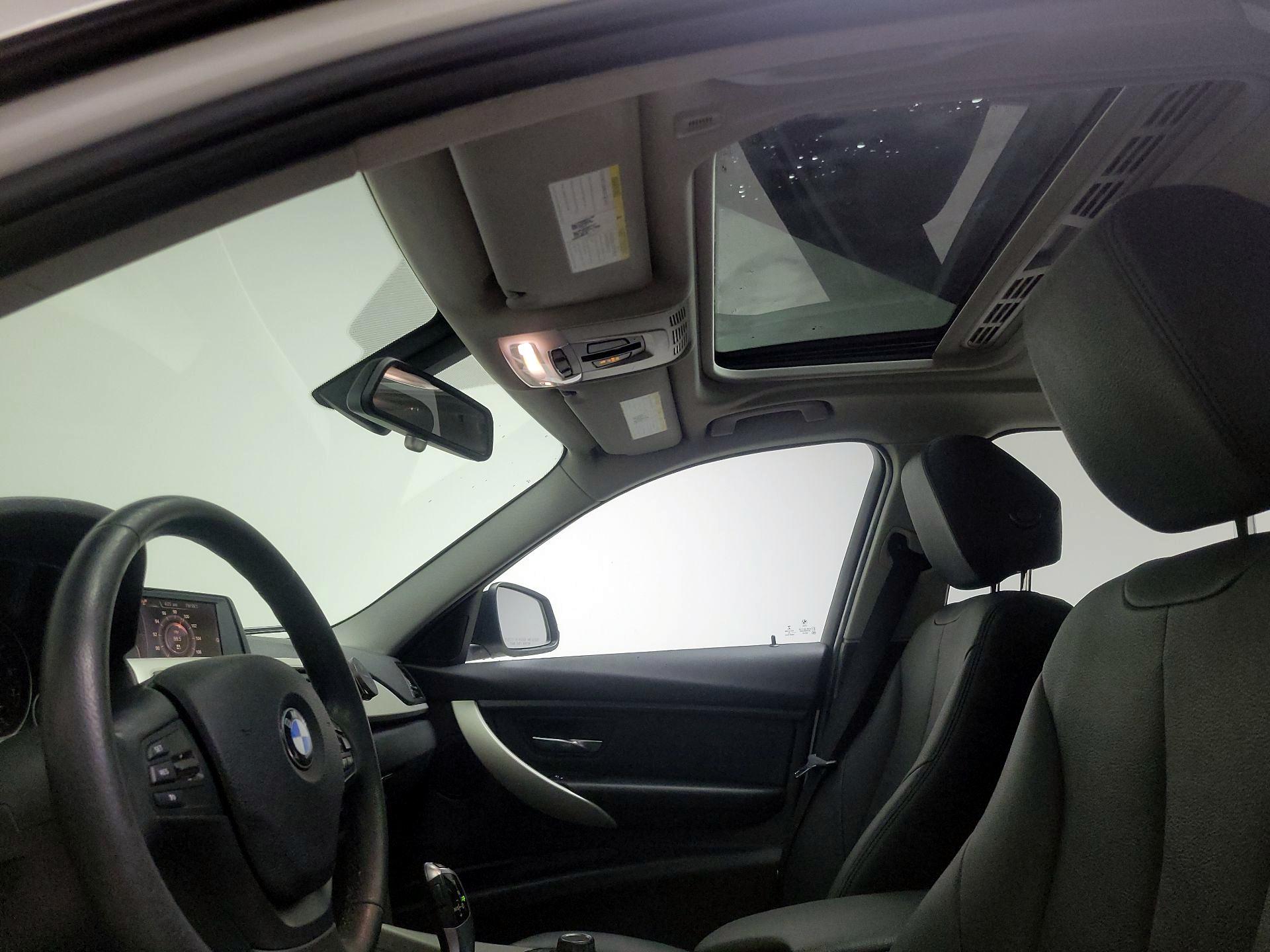 Thumbnail: 2016 BMW 3 Series - 19