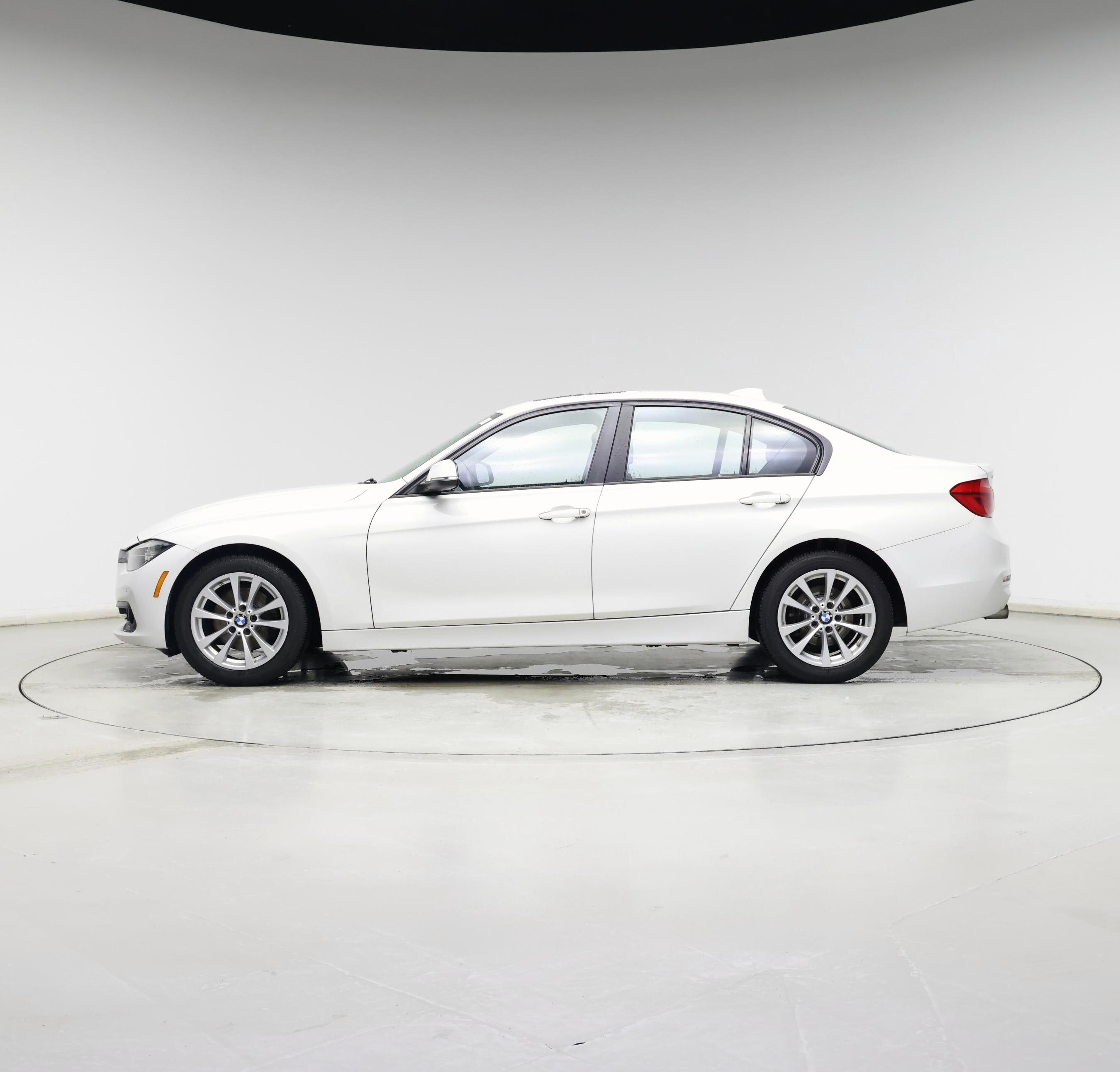 Thumbnail: 2016 BMW 3 Series - 3