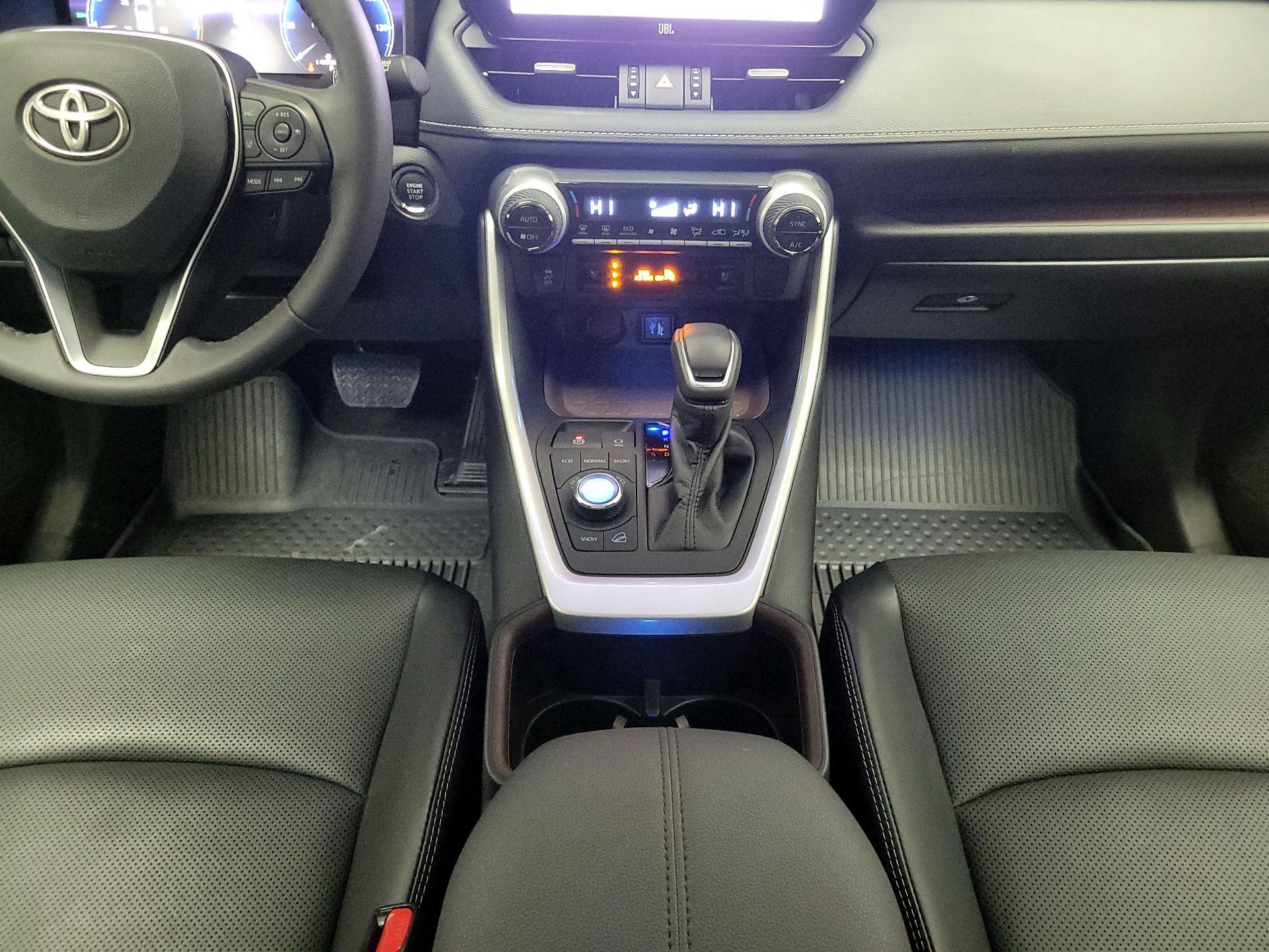 Thumbnail: 2023 Toyota RAV4 - 17