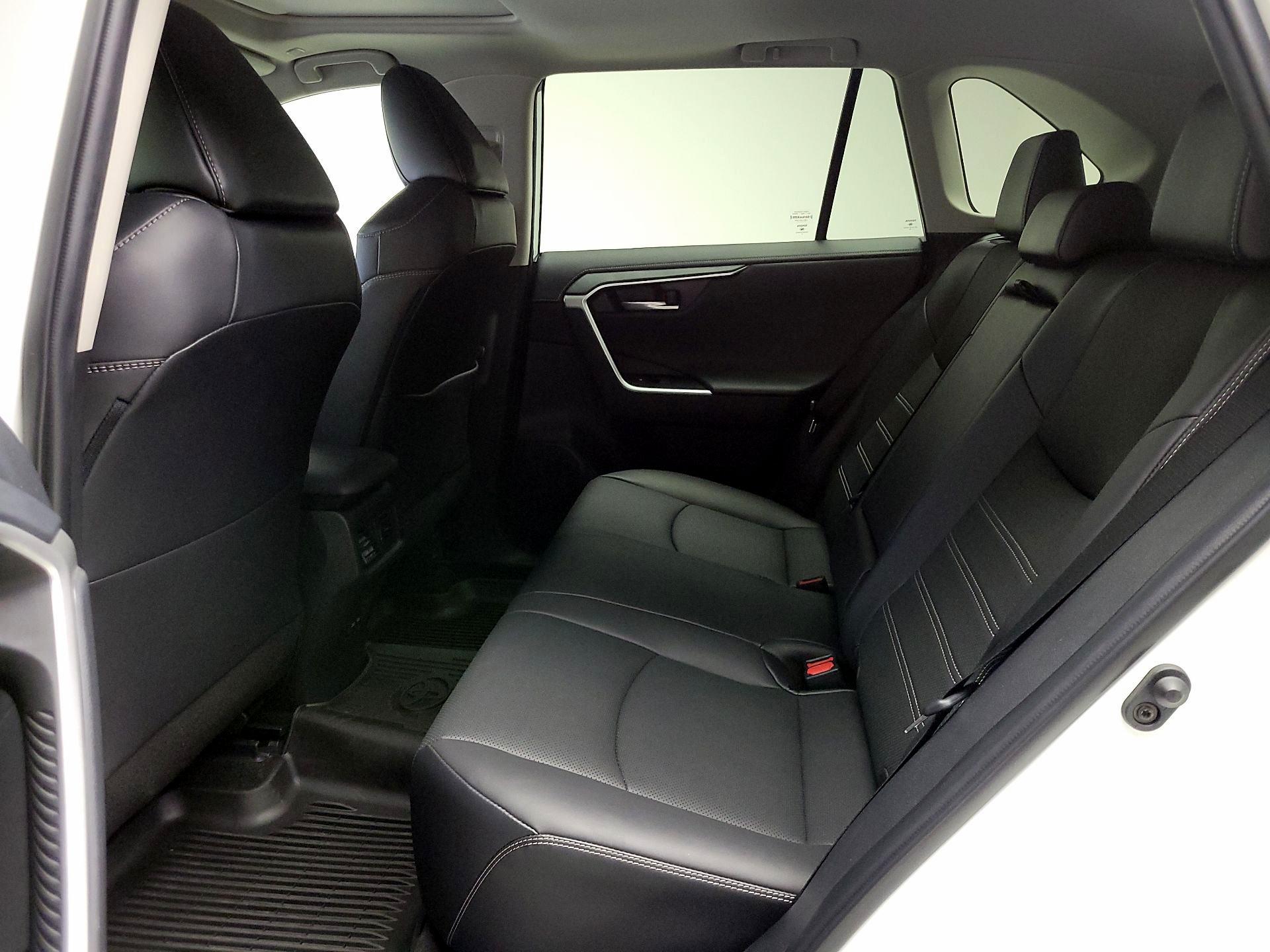 Thumbnail: 2023 Toyota RAV4 - 20