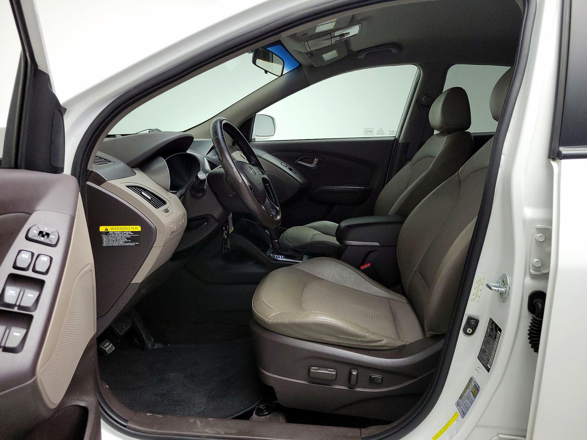 Thumbnail: 2015 Hyundai Tucson - 11