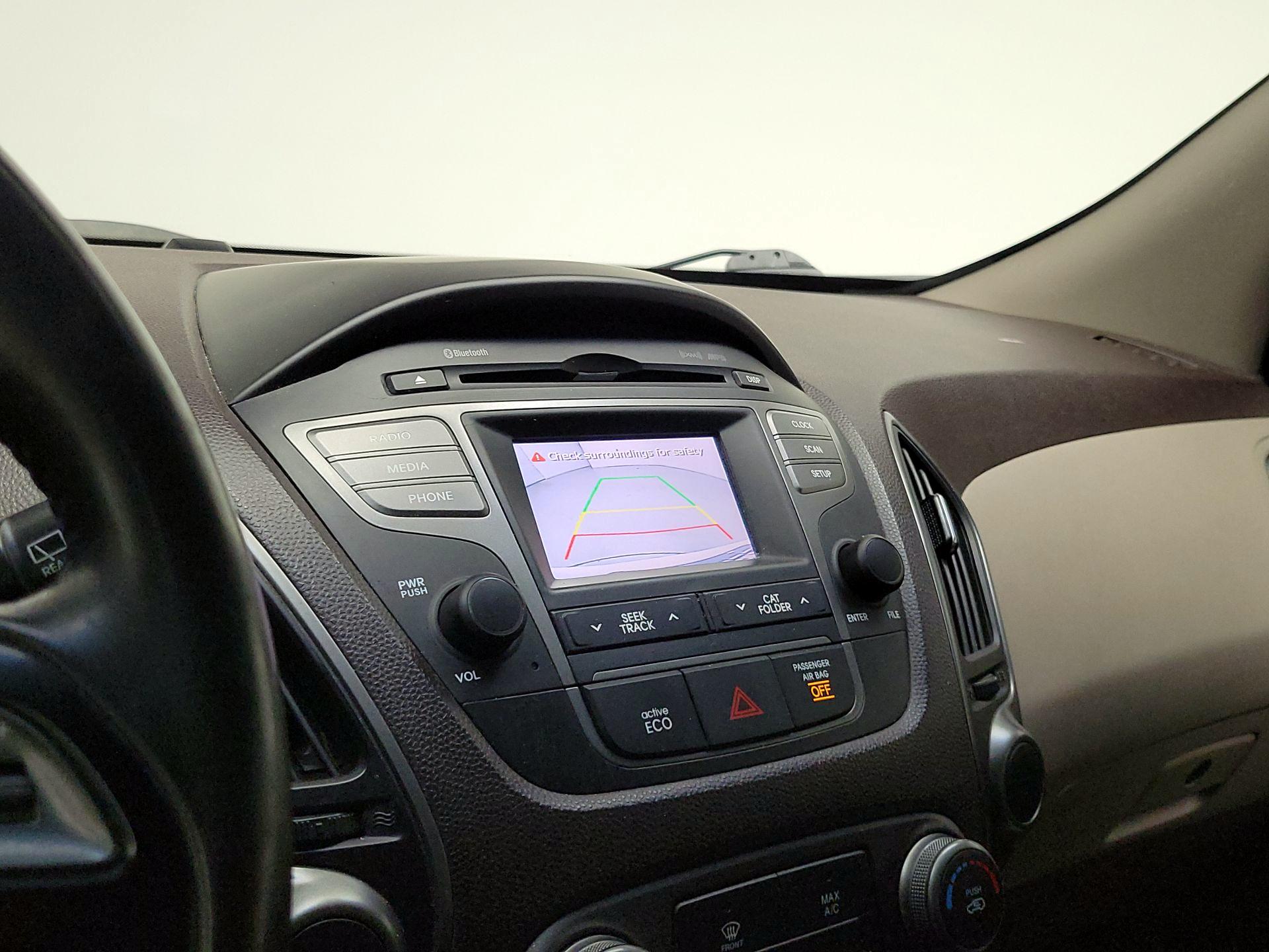 Thumbnail: 2015 Hyundai Tucson - 14