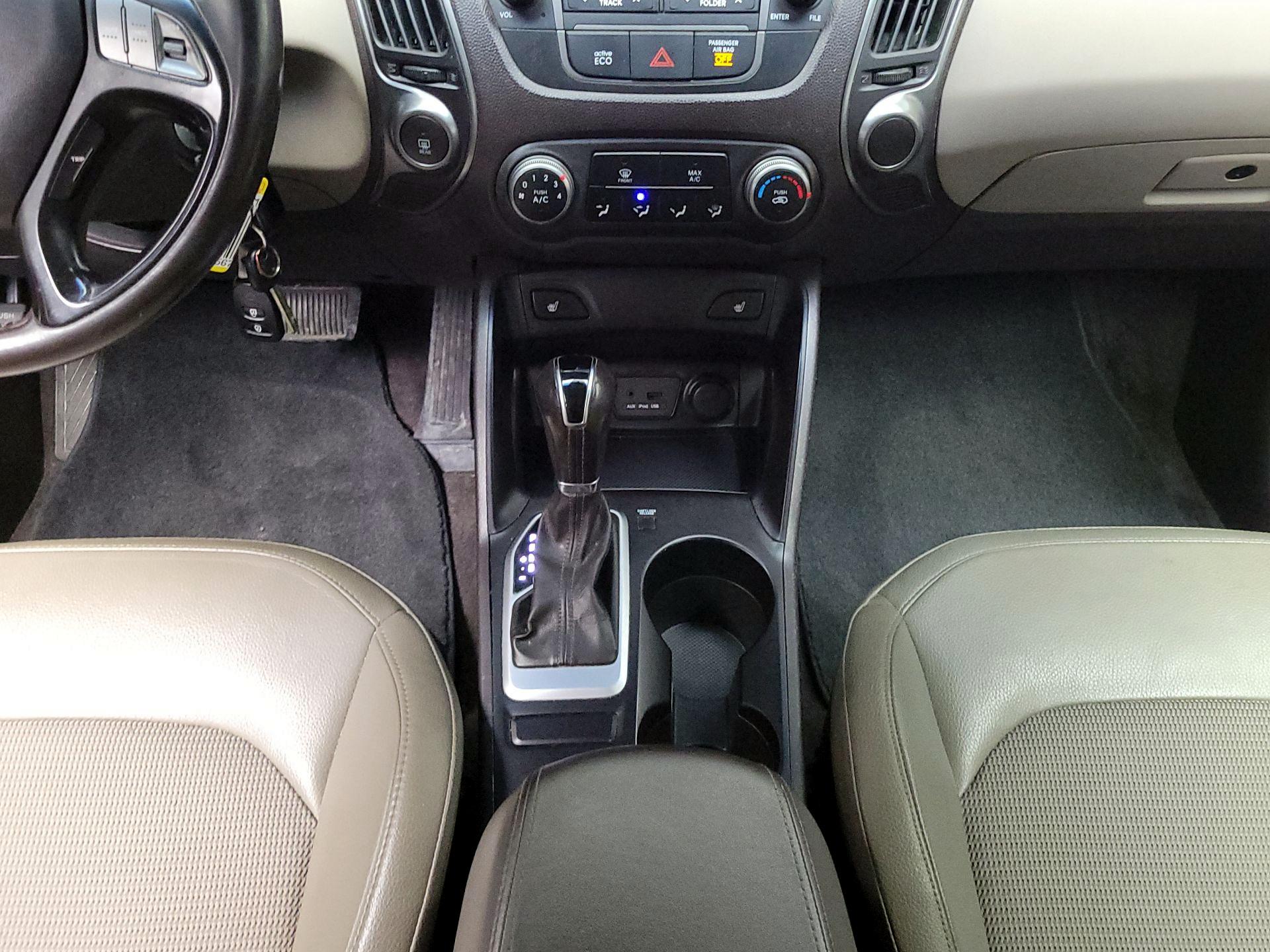 Thumbnail: 2015 Hyundai Tucson - 17