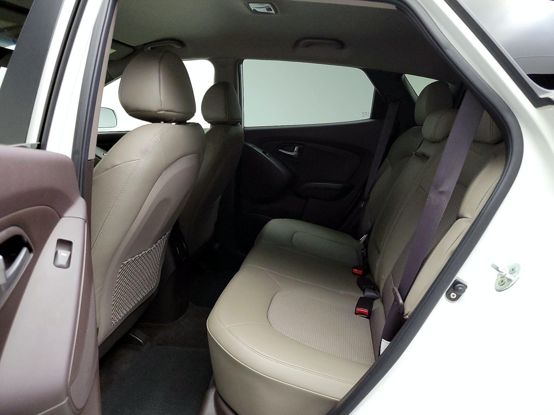 Thumbnail: 2015 Hyundai Tucson - 19