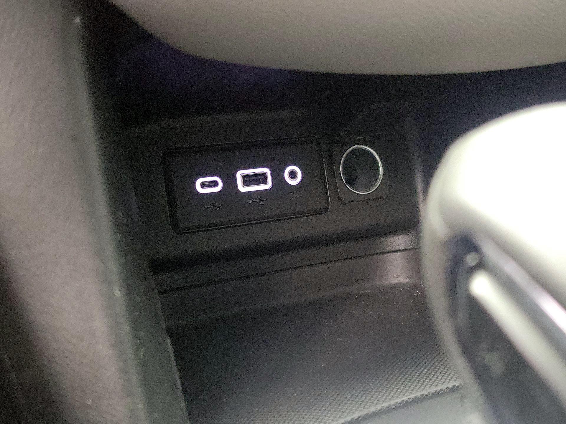 Thumbnail: 2022 Chevrolet Equinox - 18