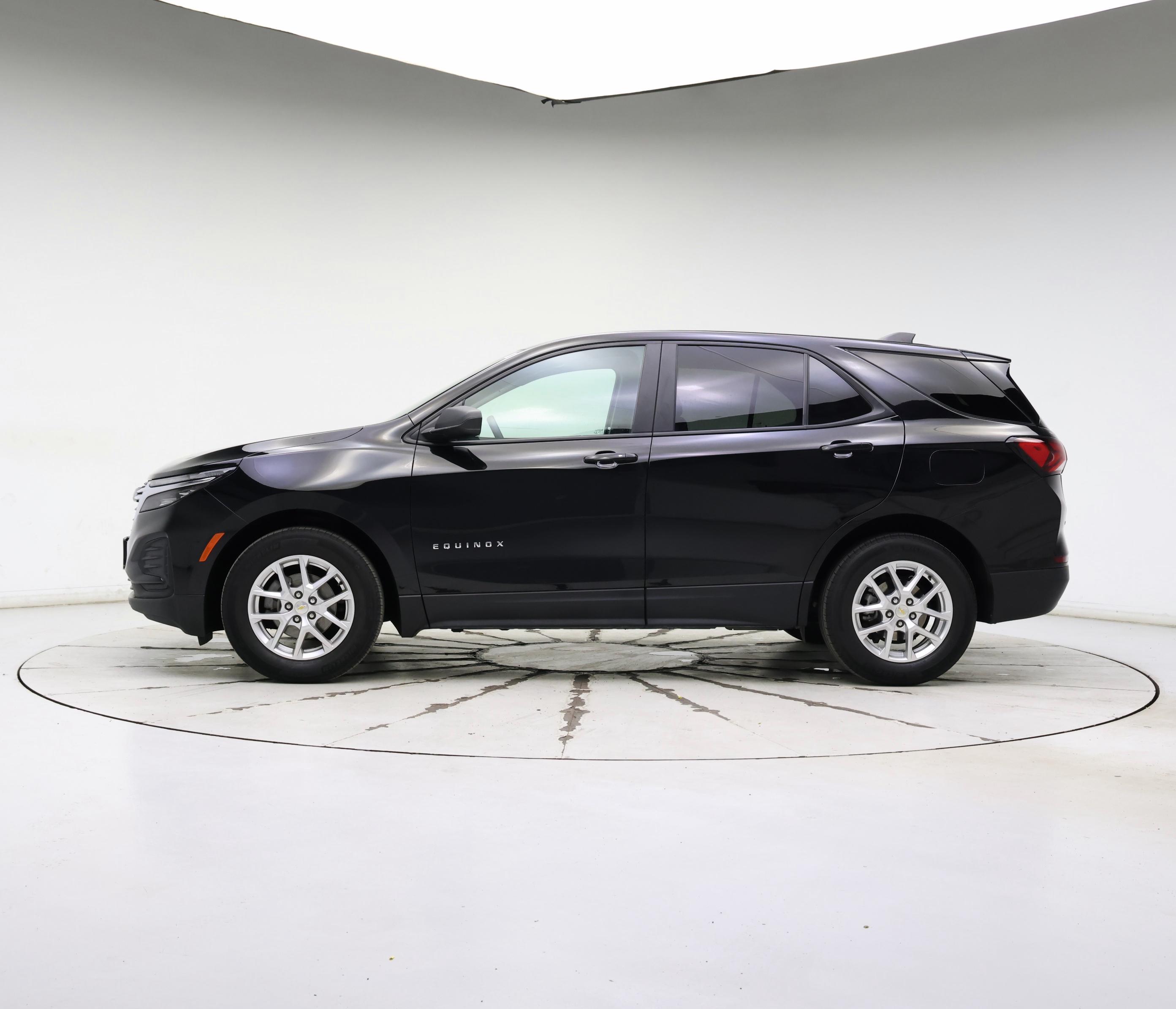 Thumbnail: 2022 Chevrolet Equinox - 3