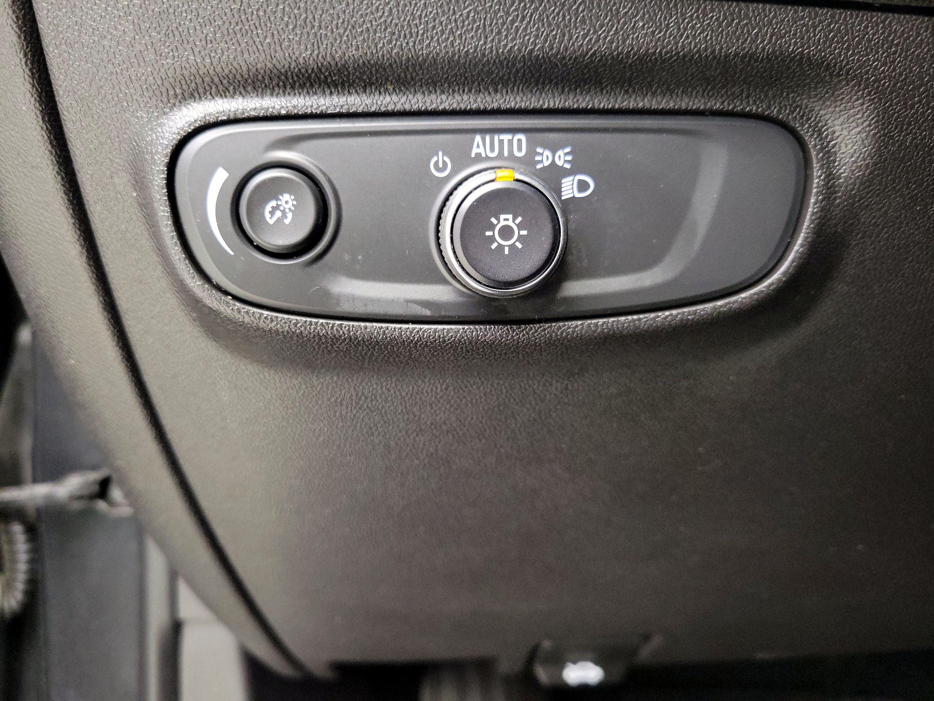 Thumbnail: 2020 Chevrolet Equinox - 13