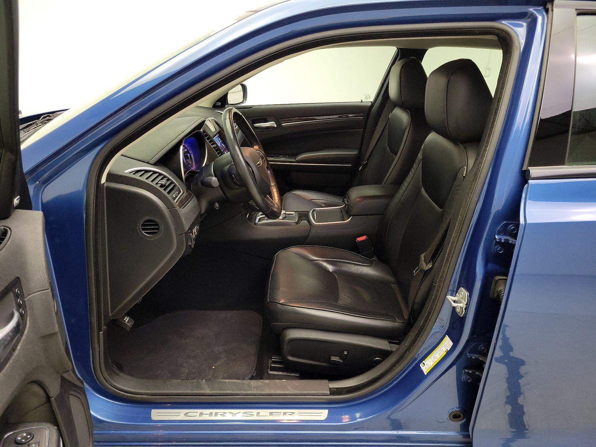 Thumbnail: 2022 Chrysler 300 - 11