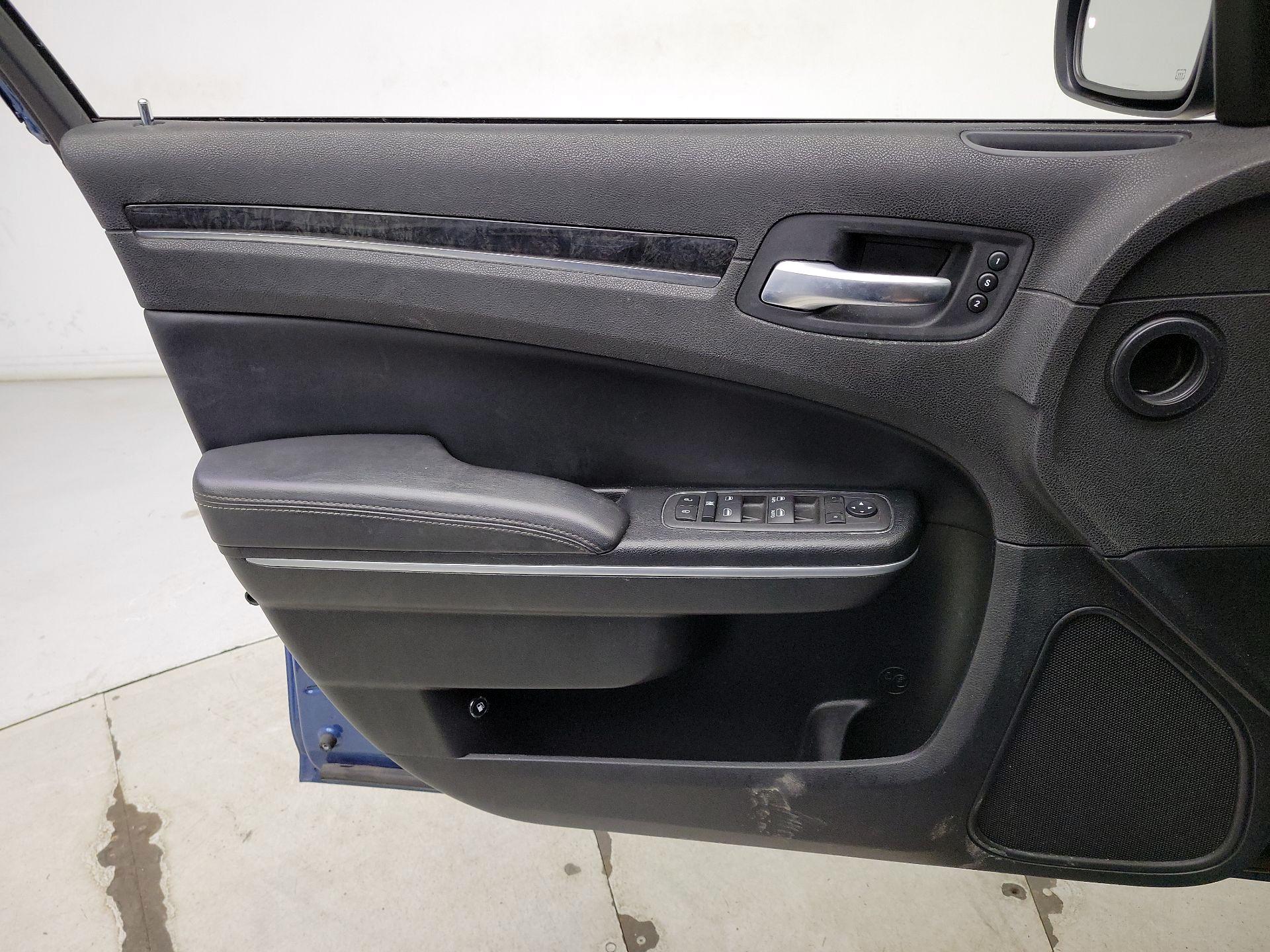 Thumbnail: 2022 Chrysler 300 - 12