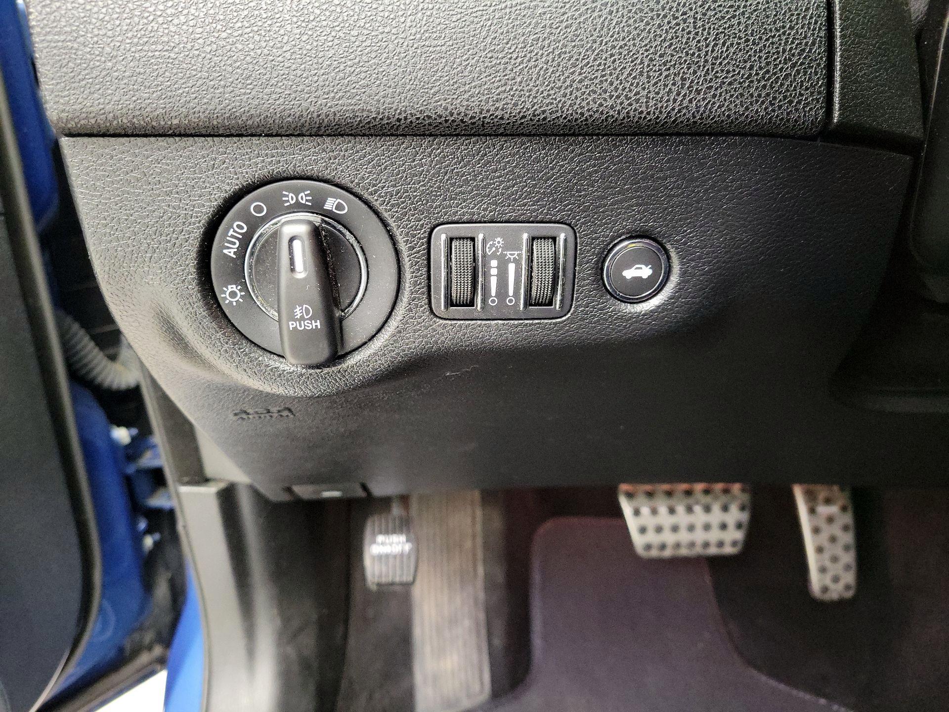 Thumbnail: 2022 Chrysler 300 - 13