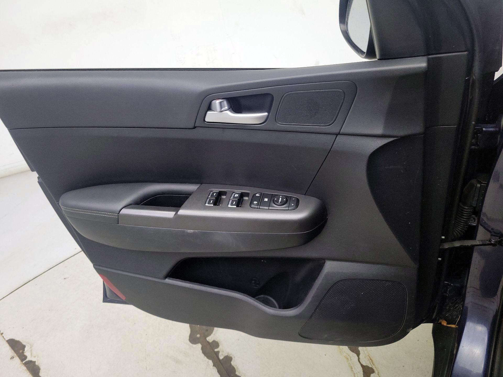 Thumbnail: 2021 Kia Sportage - 12