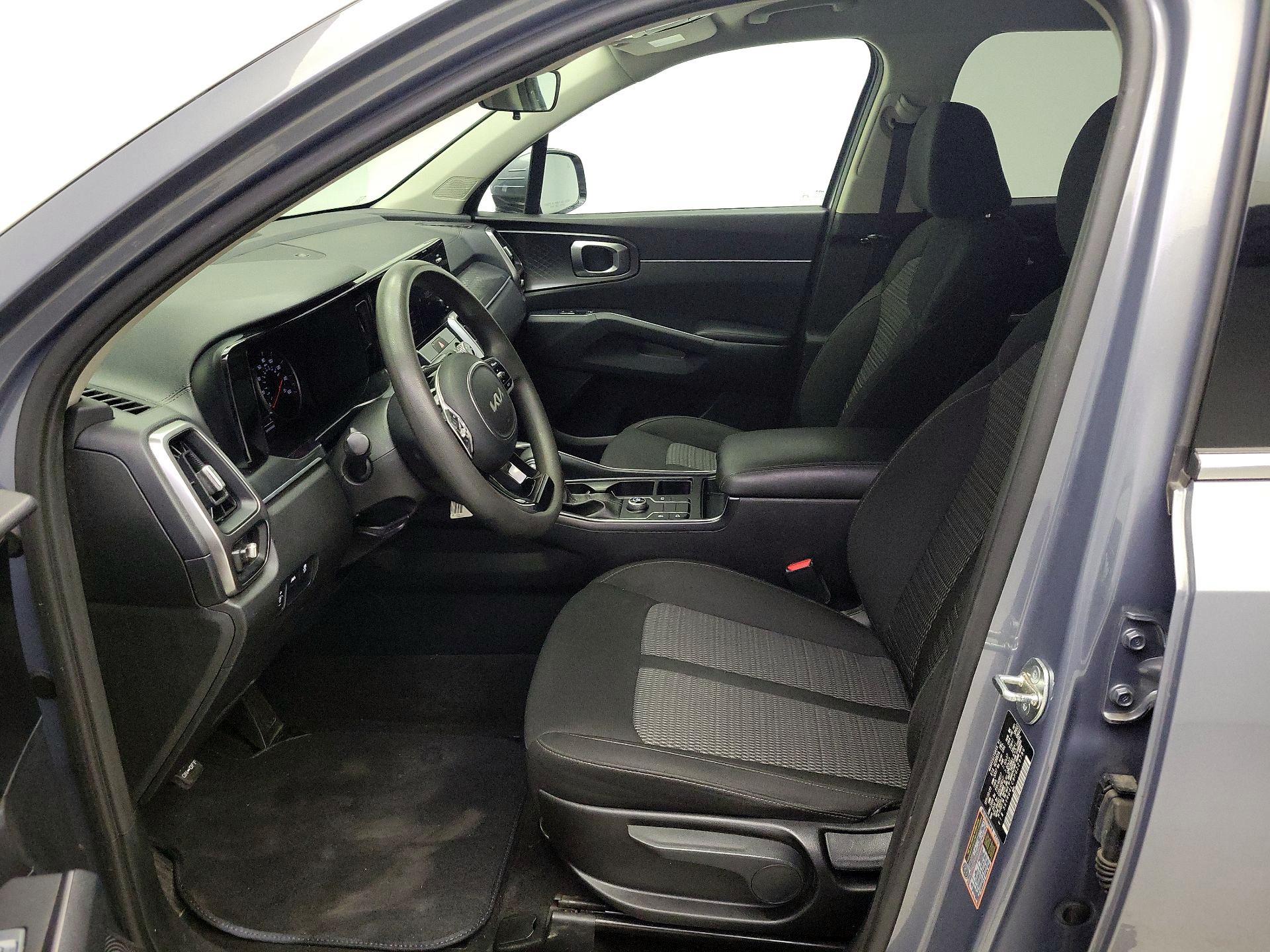 Thumbnail: 2023 Kia Sorento - 11
