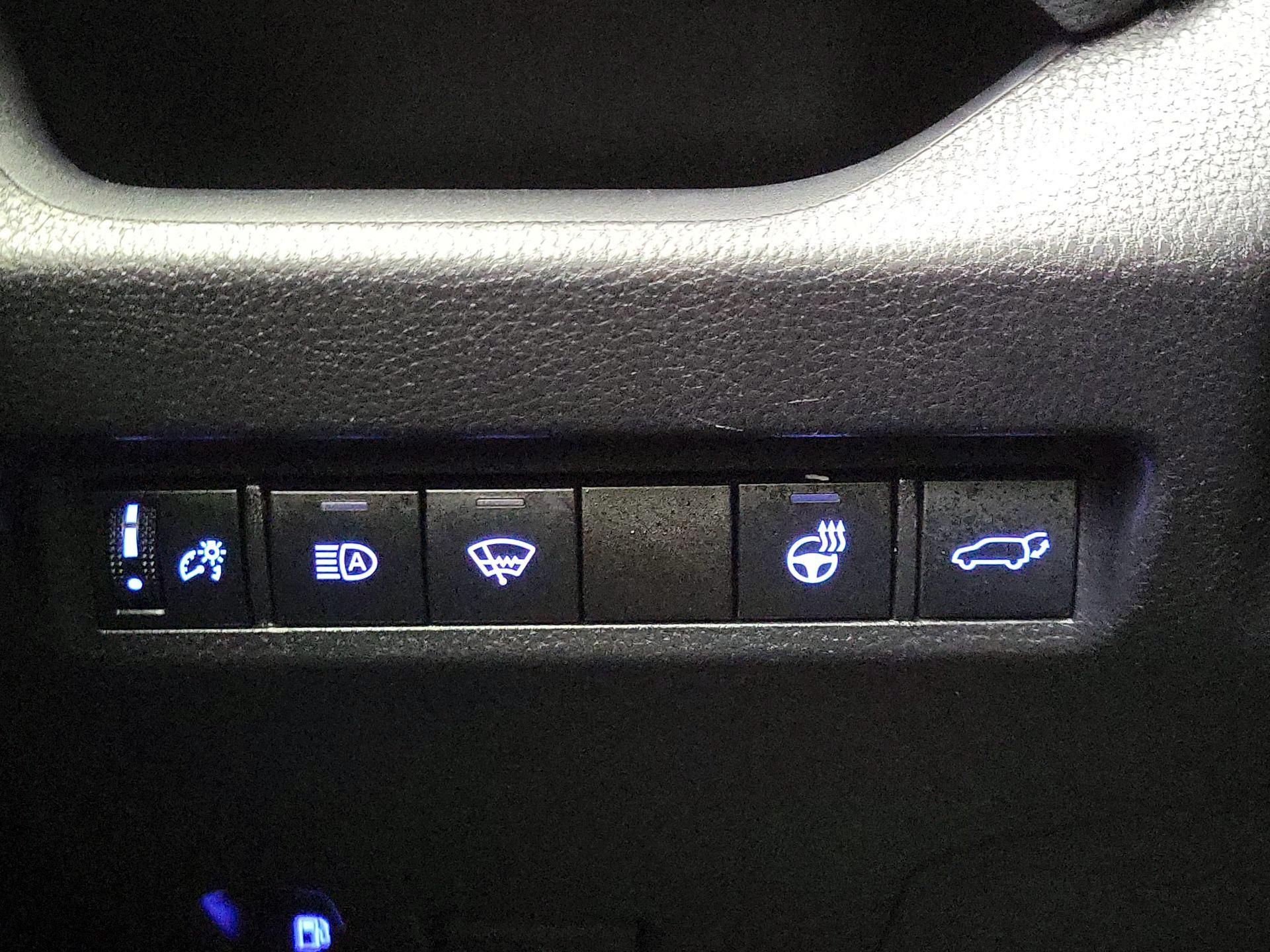 Thumbnail: 2020 Toyota RAV4 - 13