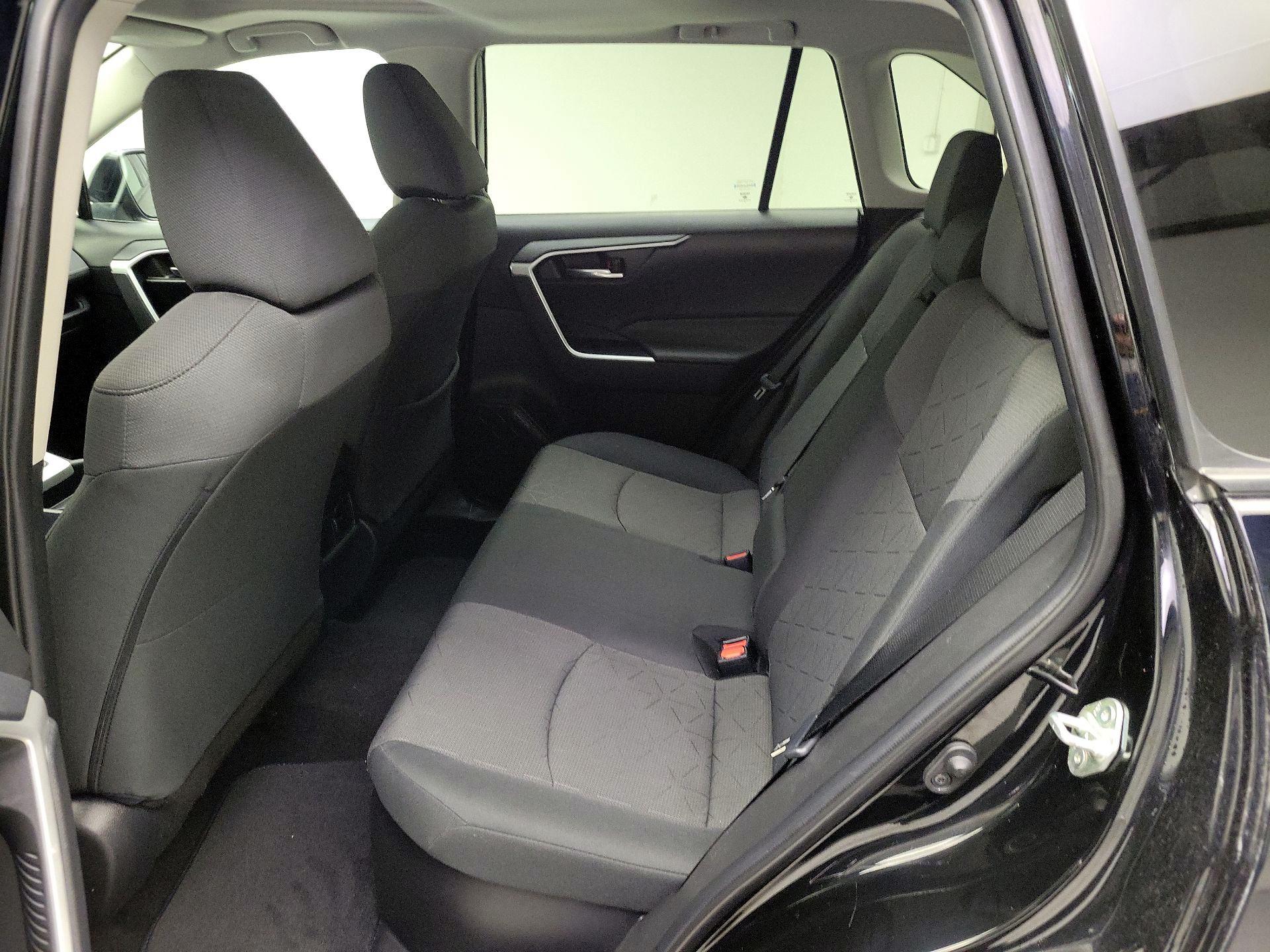 Thumbnail: 2020 Toyota RAV4 - 20