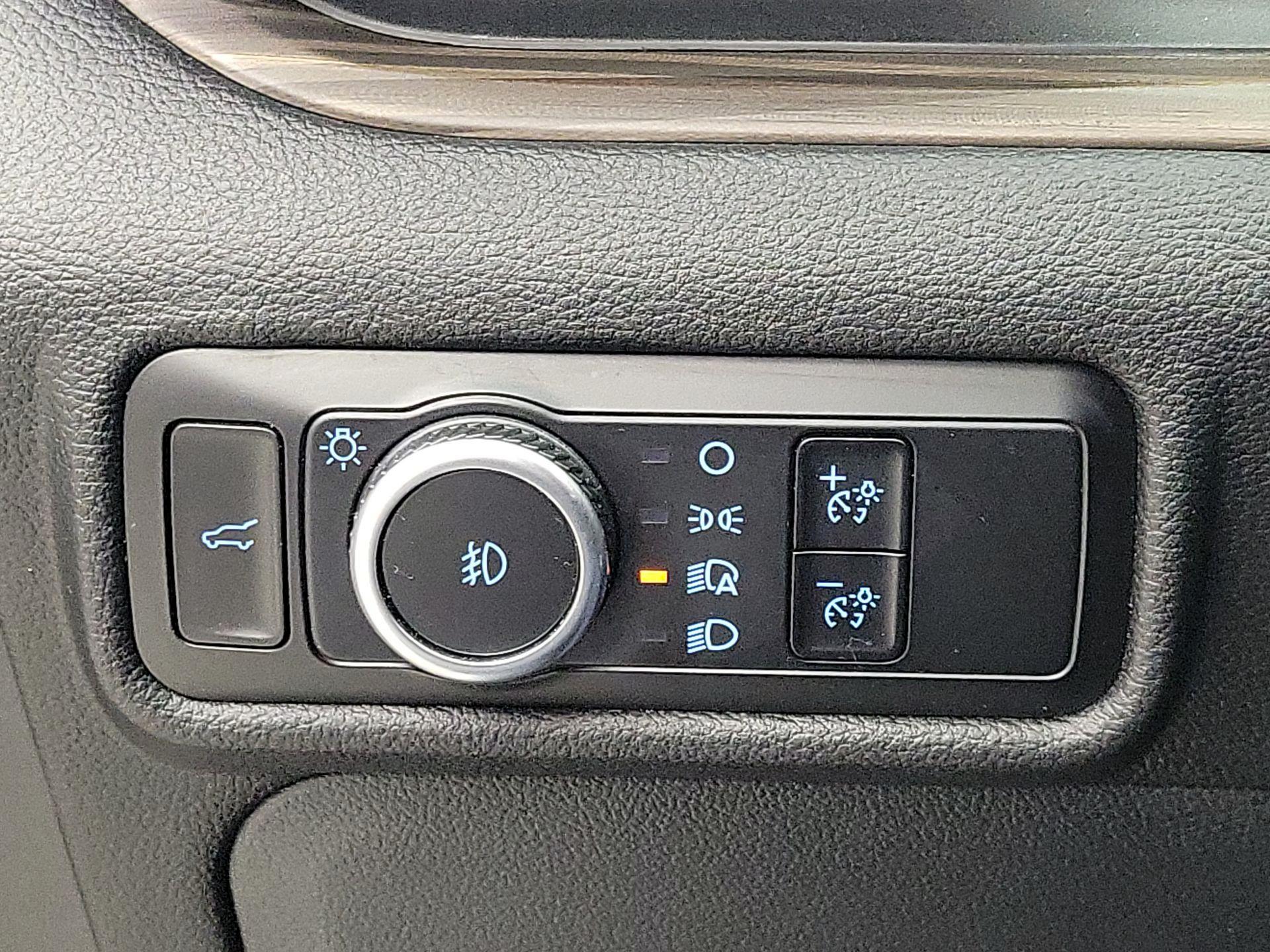 Thumbnail: 2023 Ford Explorer - 13