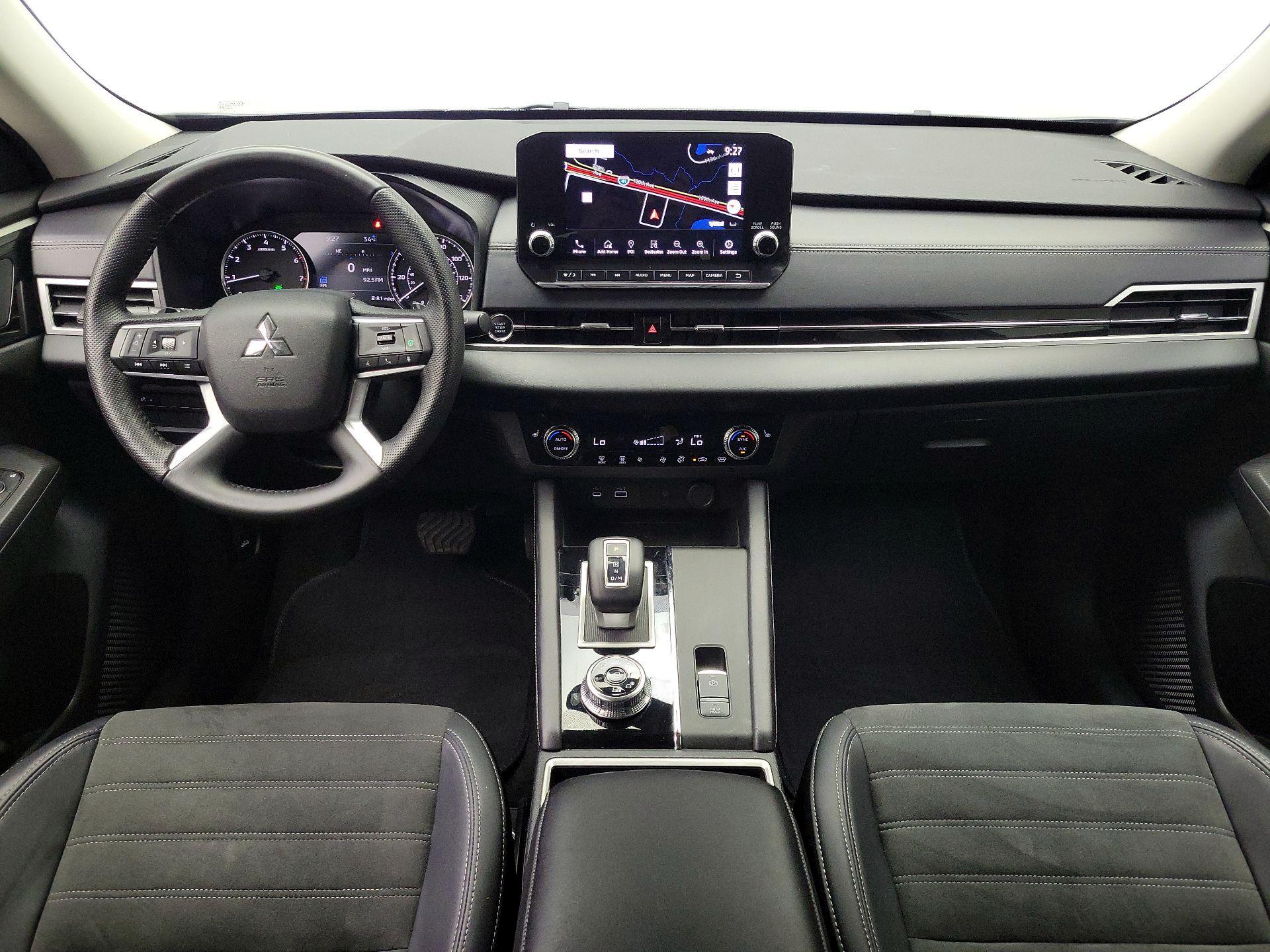 Thumbnail: 2024 Mitsubishi Outlander - 9