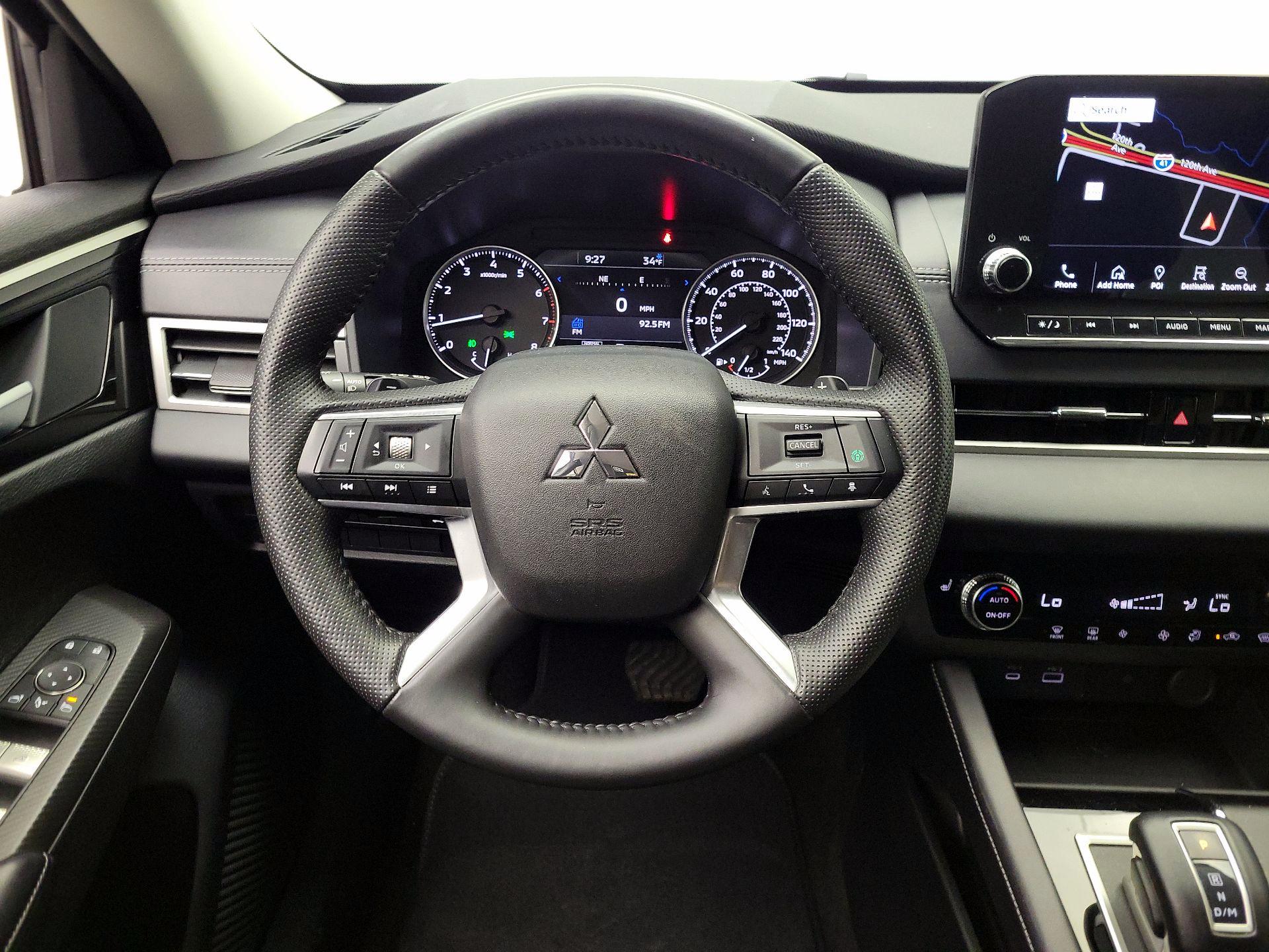 Thumbnail: 2024 Mitsubishi Outlander - 10