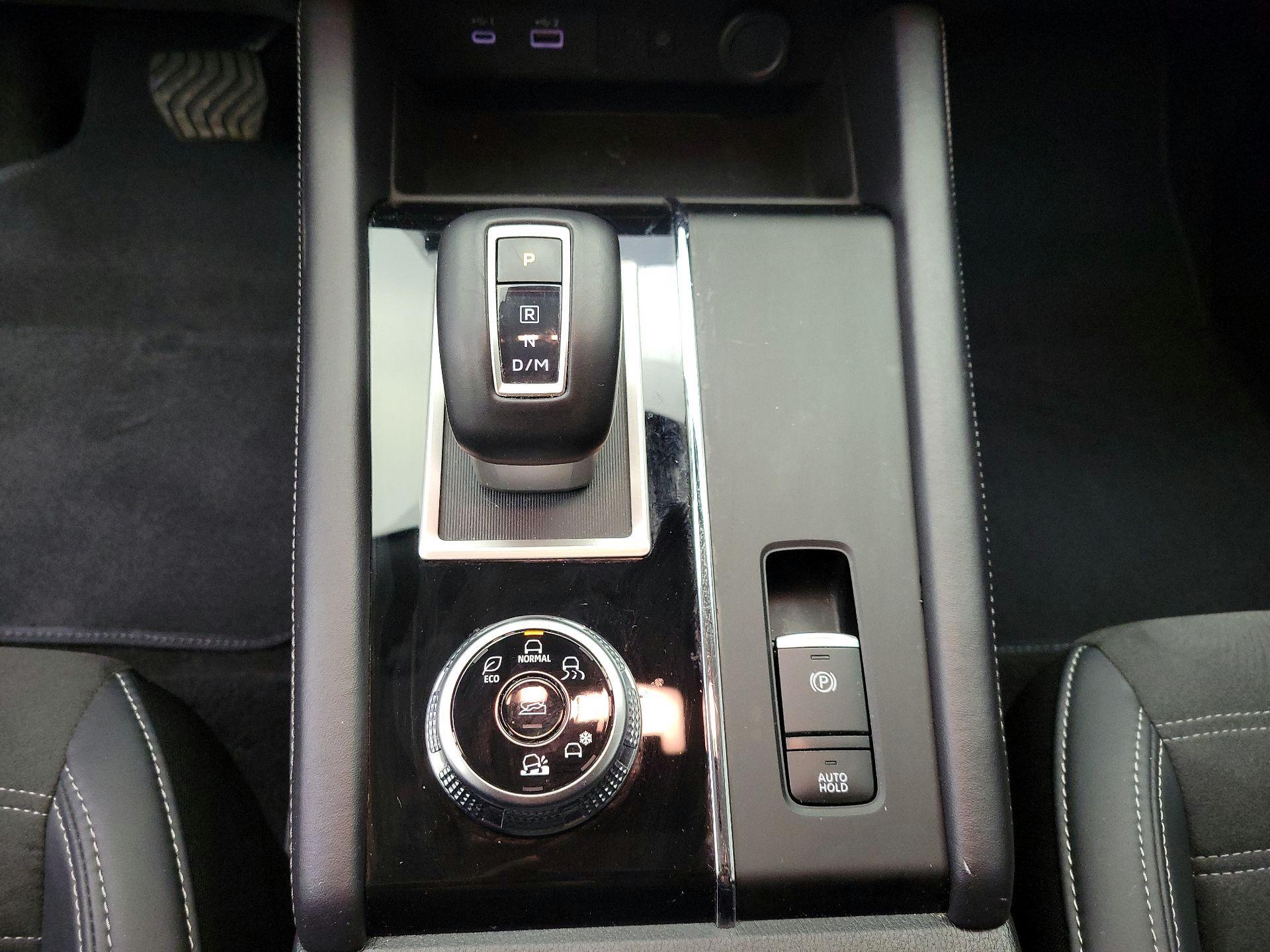 Thumbnail: 2024 Mitsubishi Outlander - 18