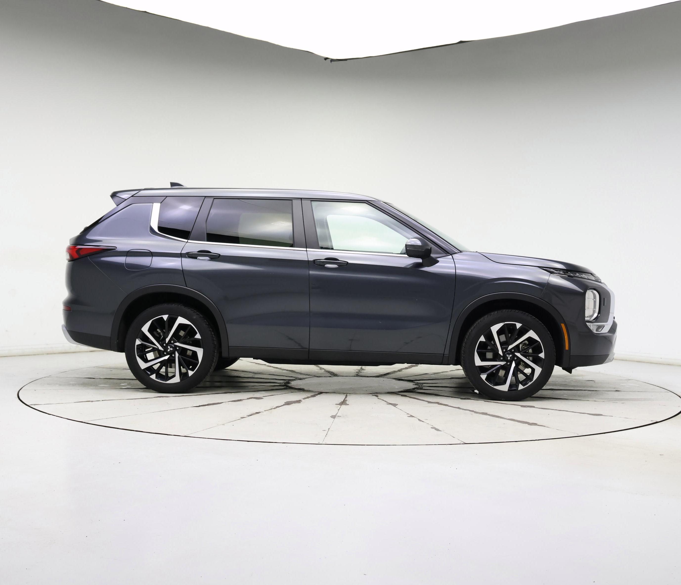 Thumbnail: 2024 Mitsubishi Outlander - 7