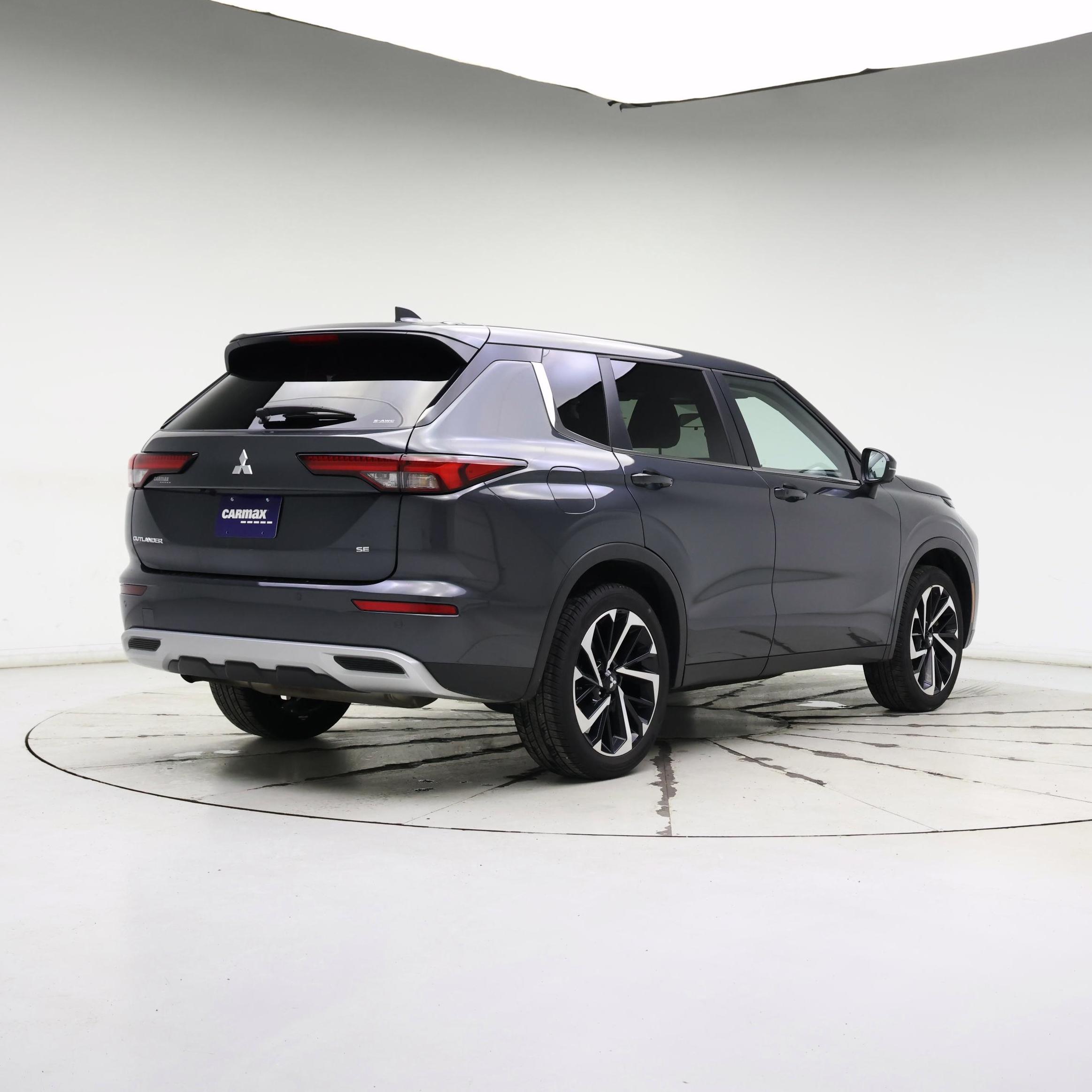 Thumbnail: 2024 Mitsubishi Outlander - 8