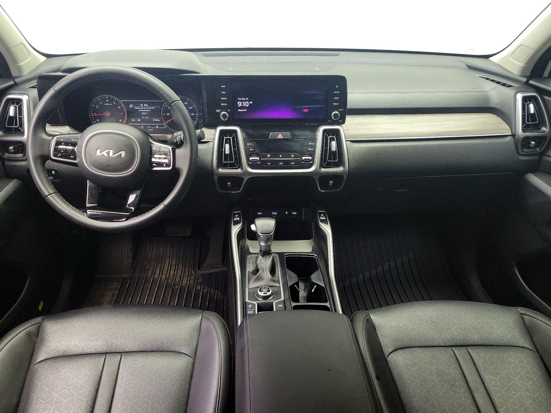 Thumbnail: 2023 Kia Sorento - 9