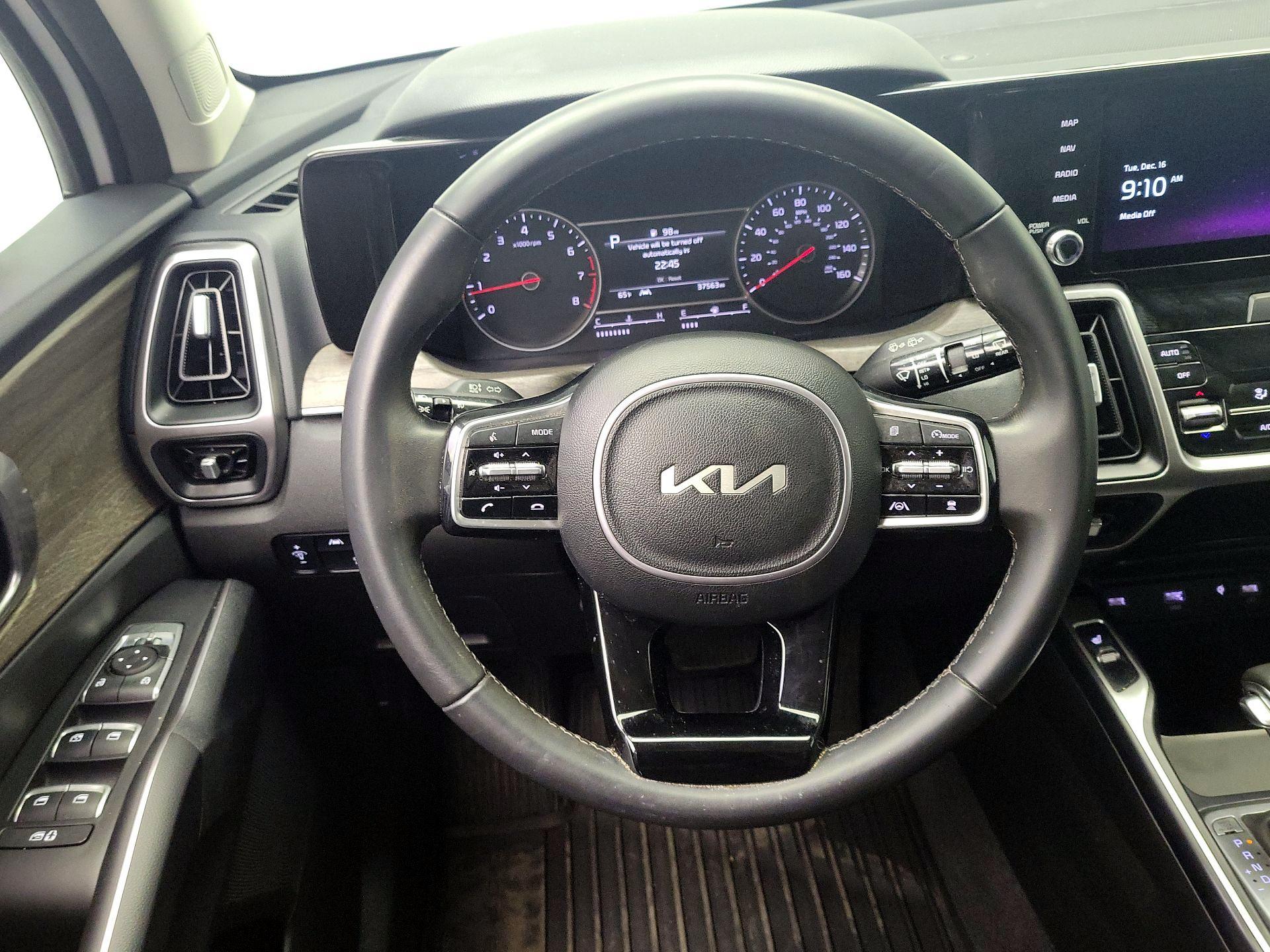 Thumbnail: 2023 Kia Sorento - 10