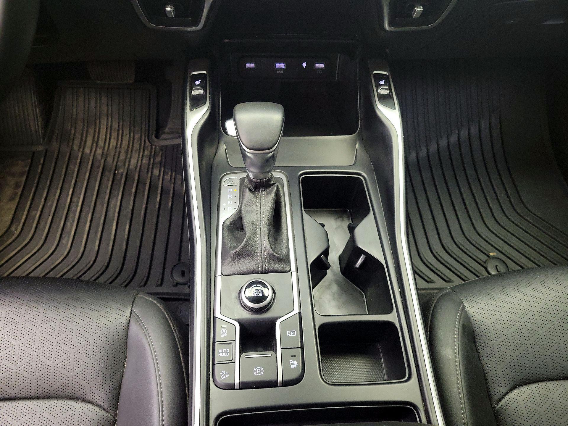 Thumbnail: 2023 Kia Sorento - 18