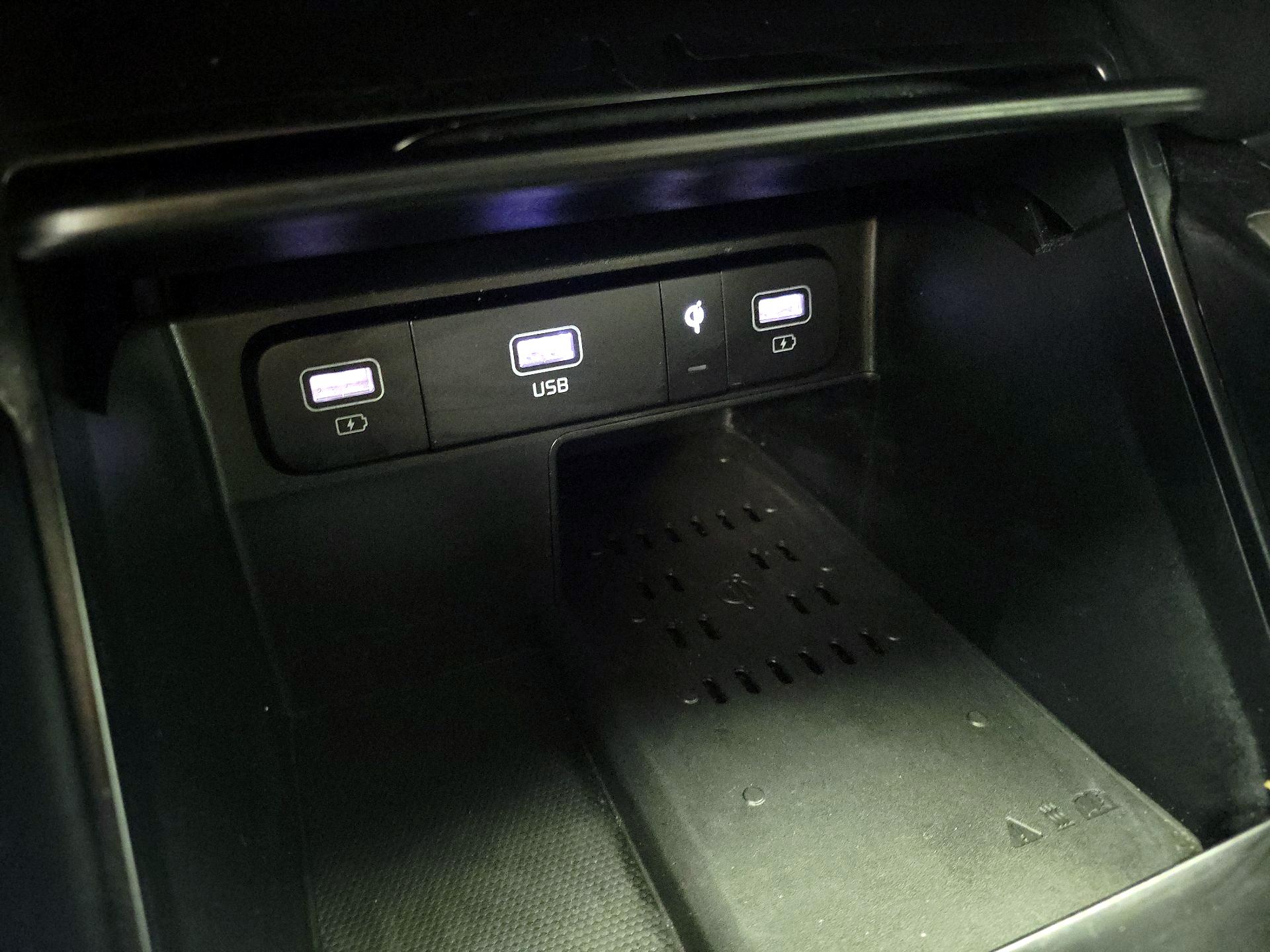 Thumbnail: 2023 Kia Sorento - 19