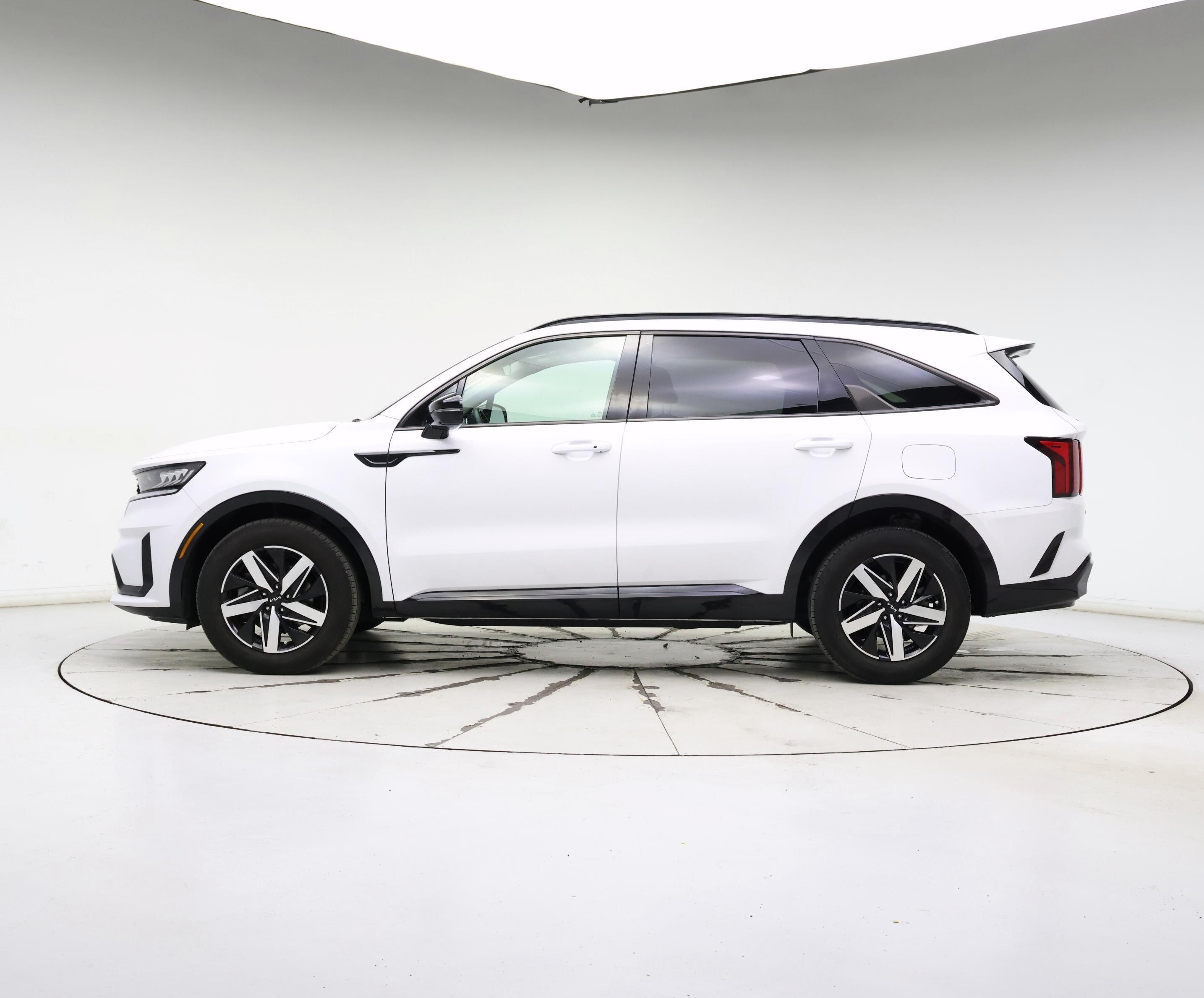 Thumbnail: 2023 Kia Sorento - 3