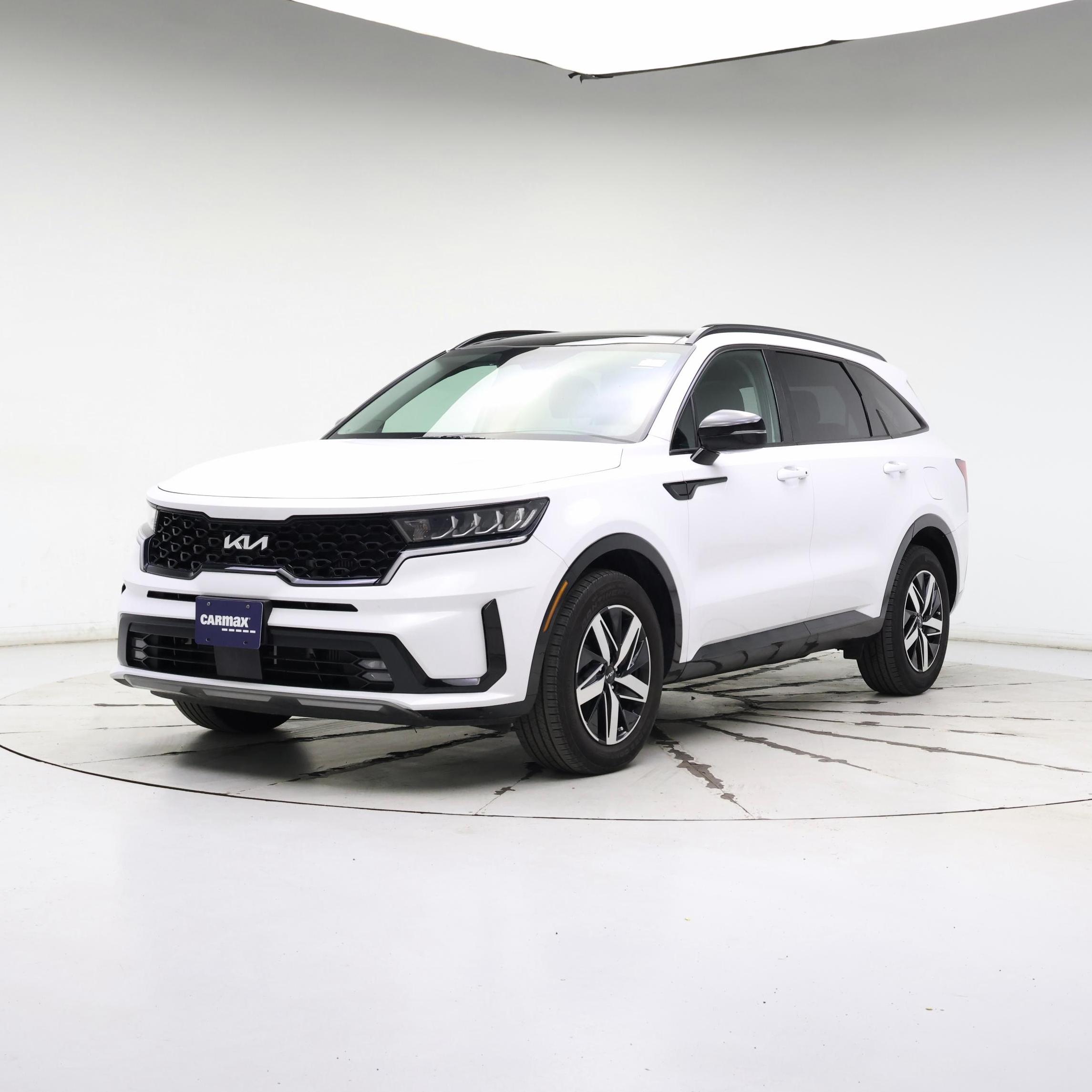 Thumbnail: 2023 Kia Sorento - 4