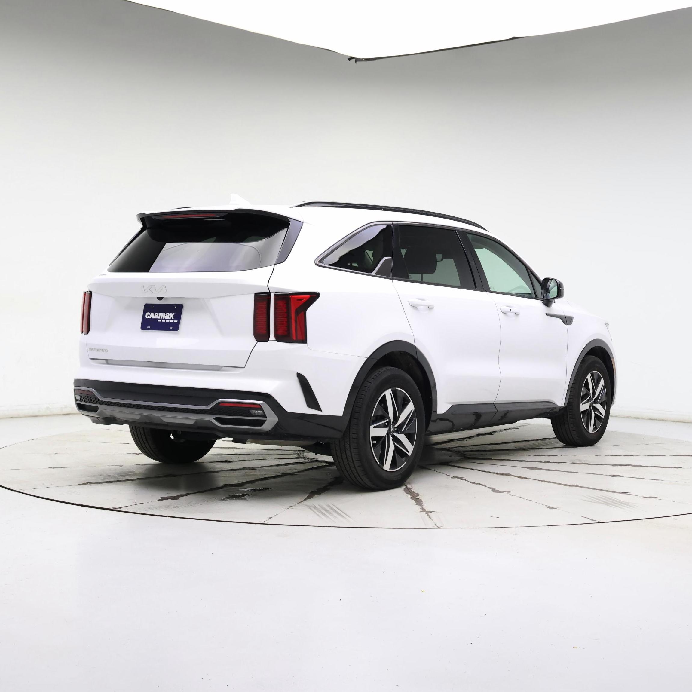 Thumbnail: 2023 Kia Sorento - 8