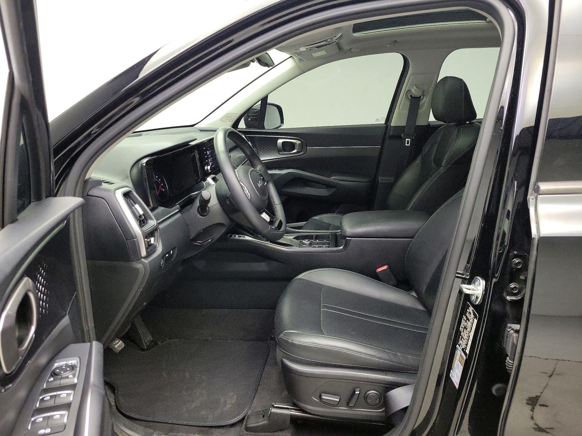 Thumbnail: 2023 Kia Sorento - 11