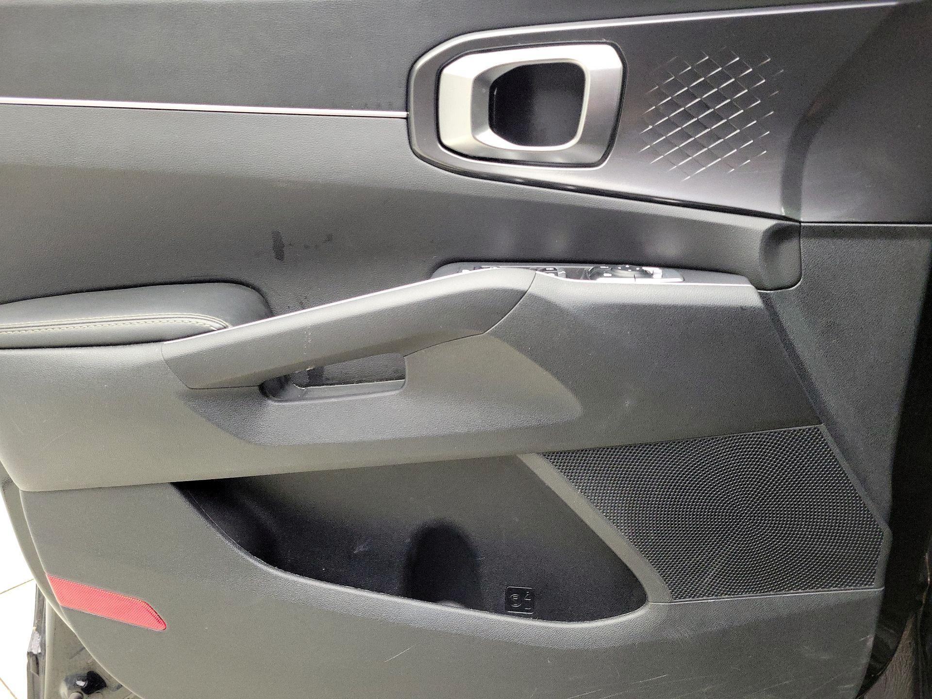 Thumbnail: 2023 Kia Sorento - 12